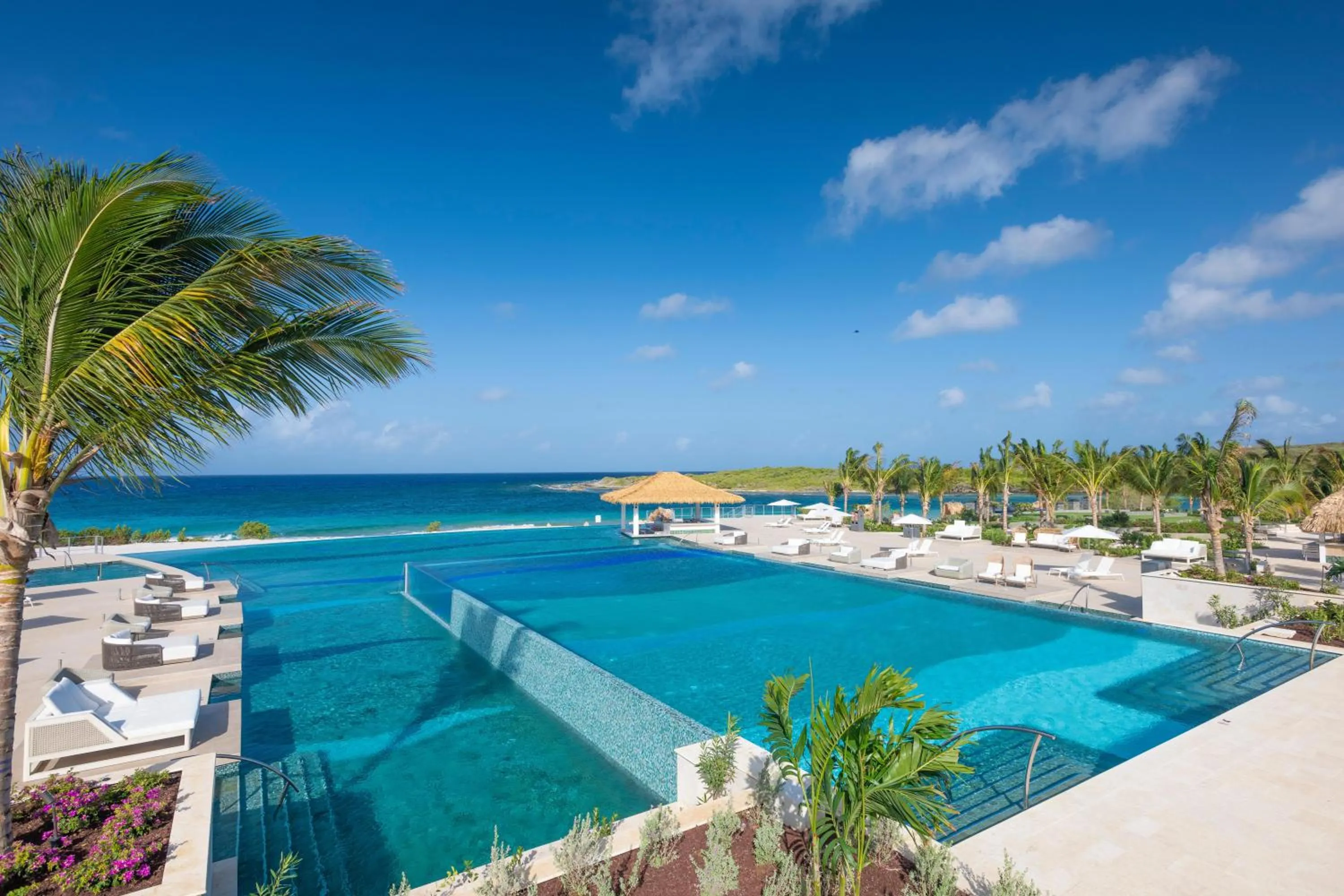 Swimming pool in Sandals Royal Curacao All Inclusive Couples Only