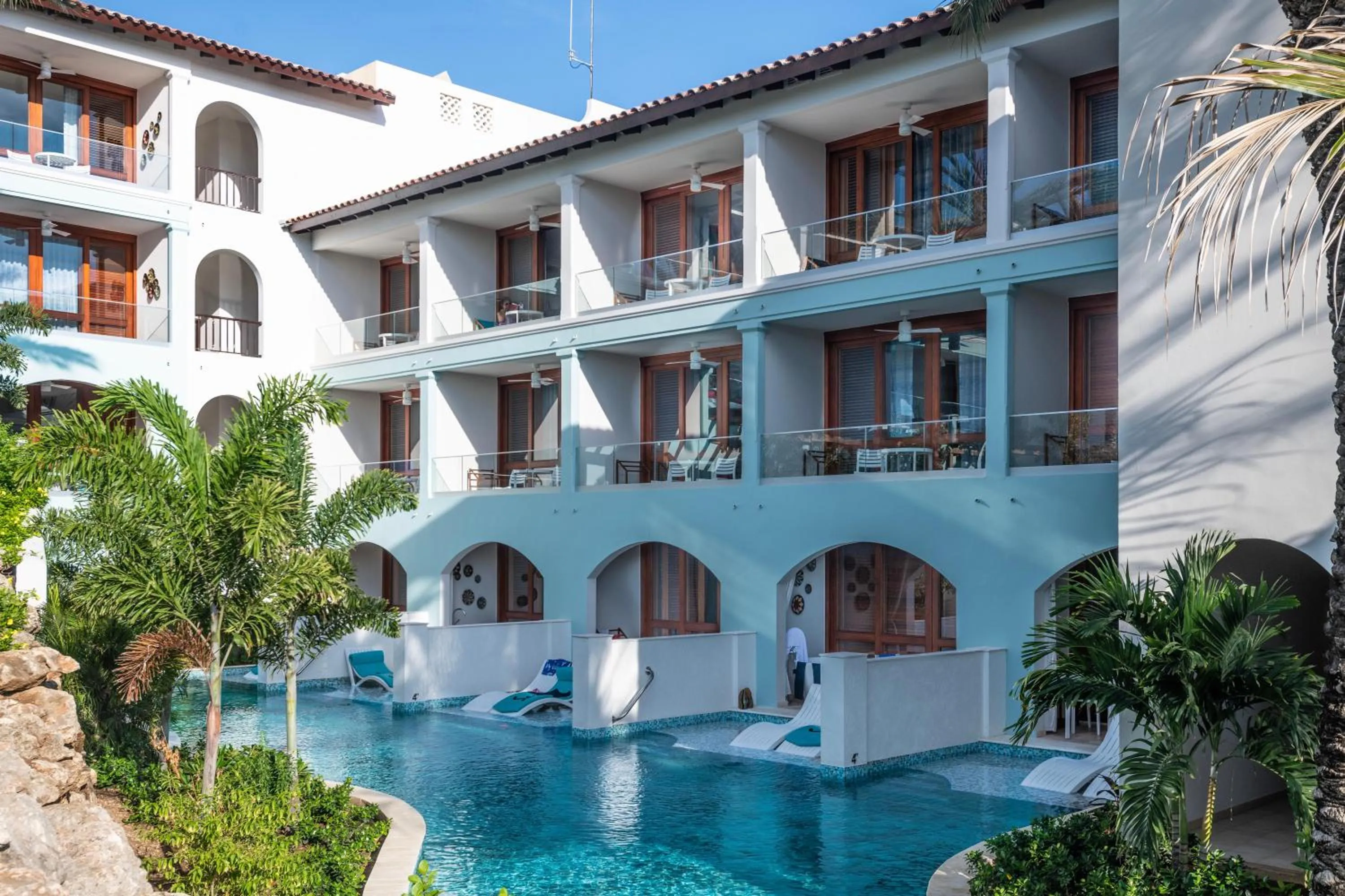 Swimming pool in Sandals Royal Curacao All Inclusive Couples Only