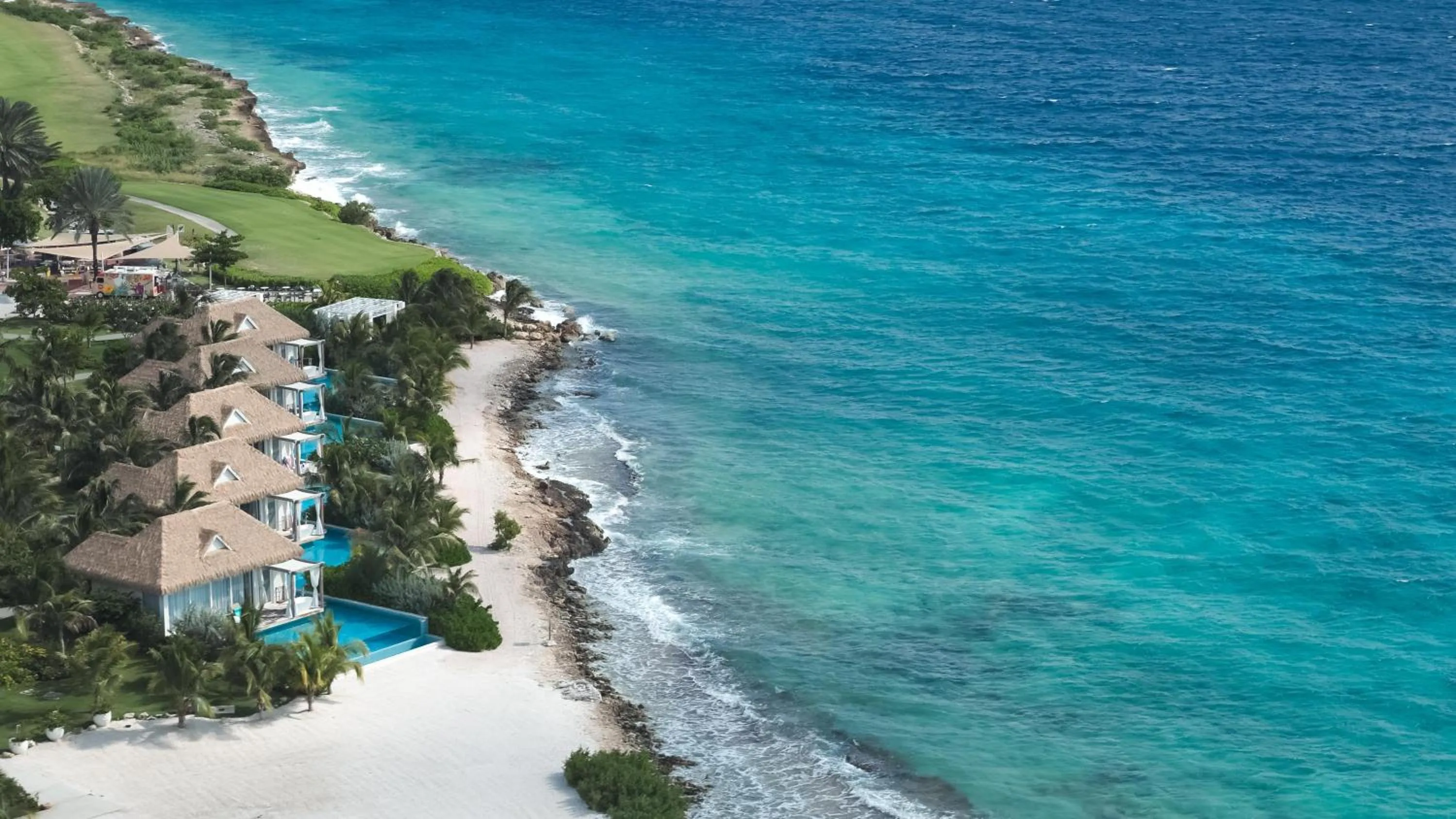 Beach in Sandals Royal Curacao All Inclusive Couples Only