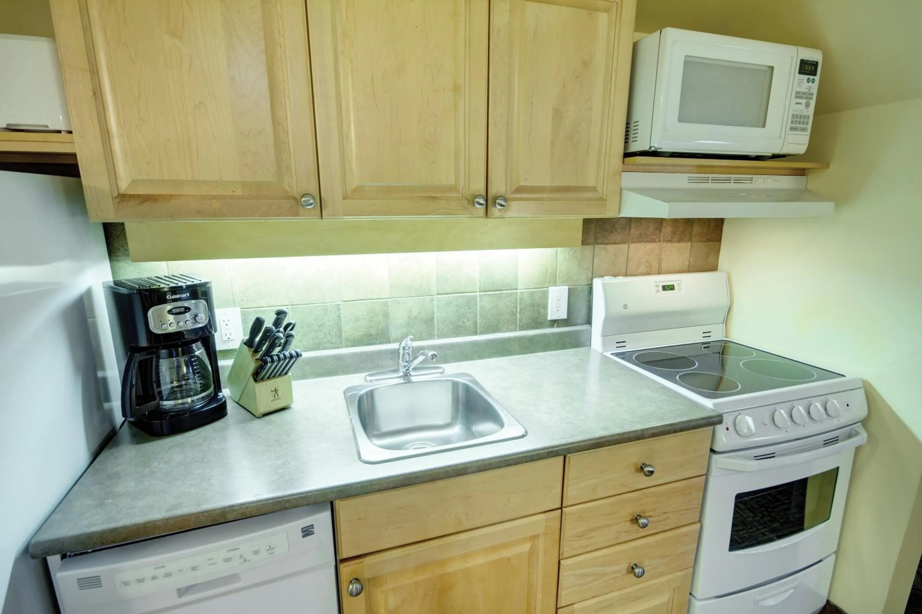 Photo of the whole room in Mountainside Lodge