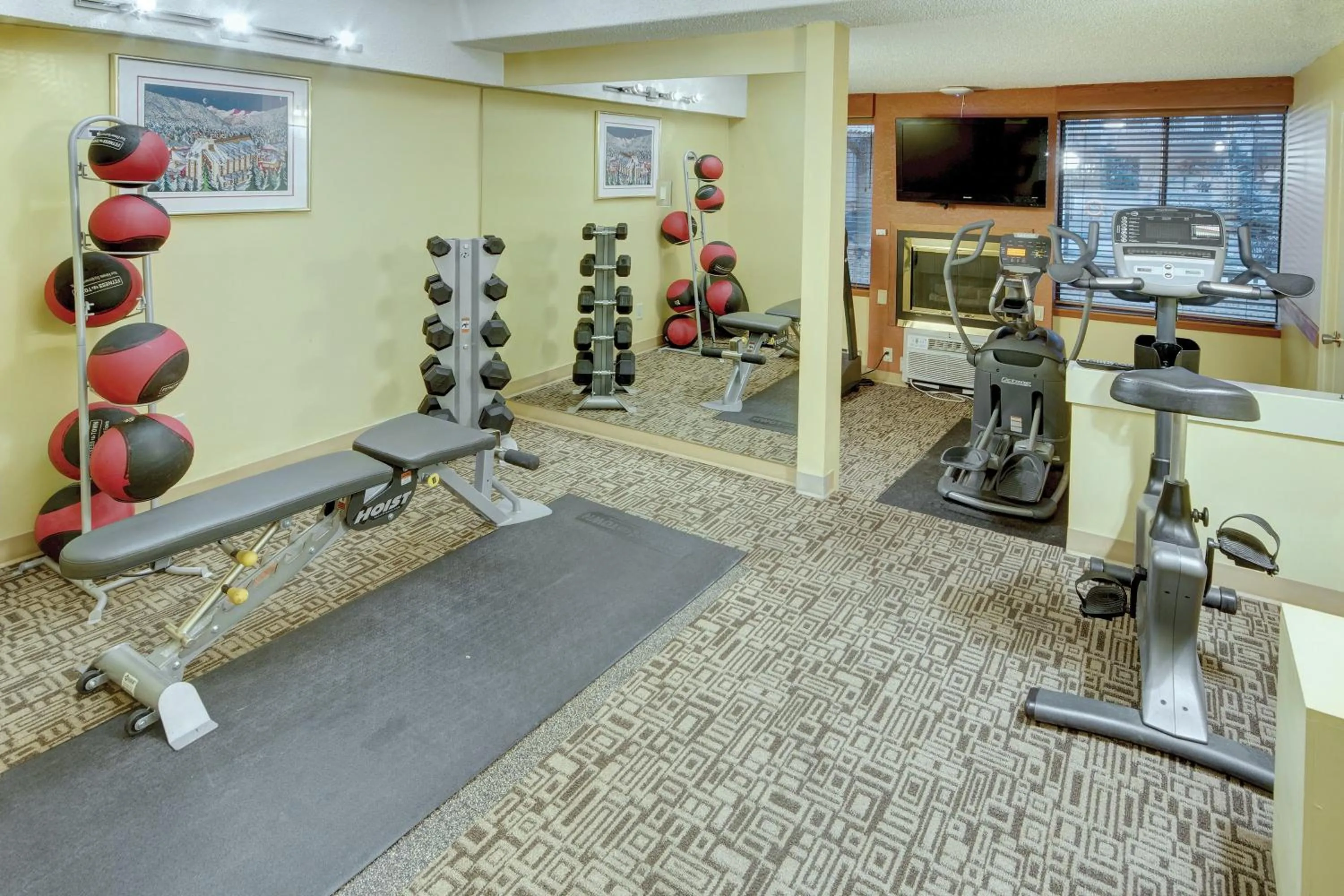 Fitness centre/facilities in Mountainside Lodge