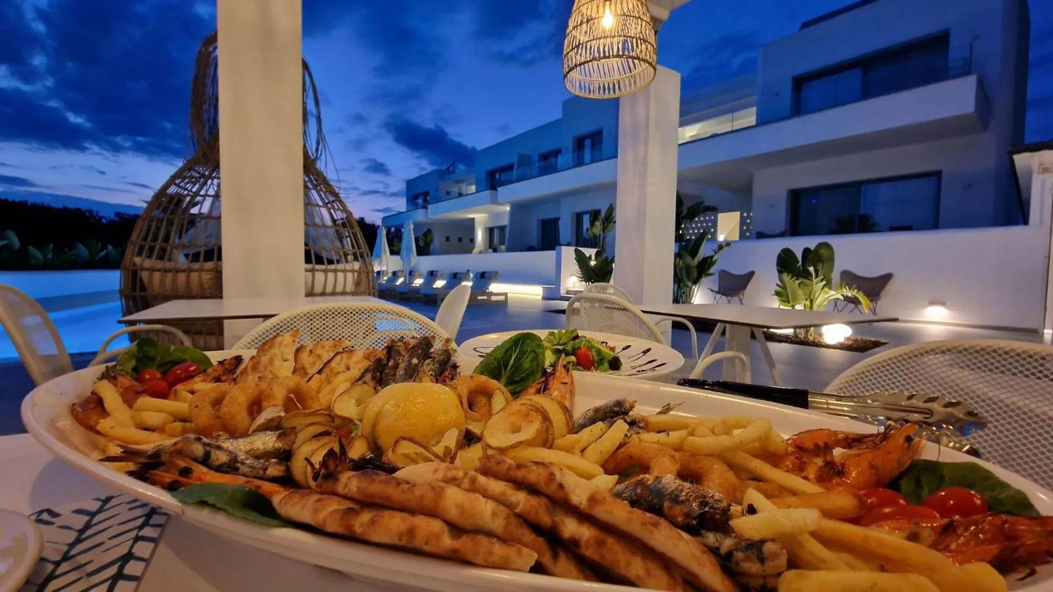 Restaurant/places to eat in Narciso Thassos Luxury Suites