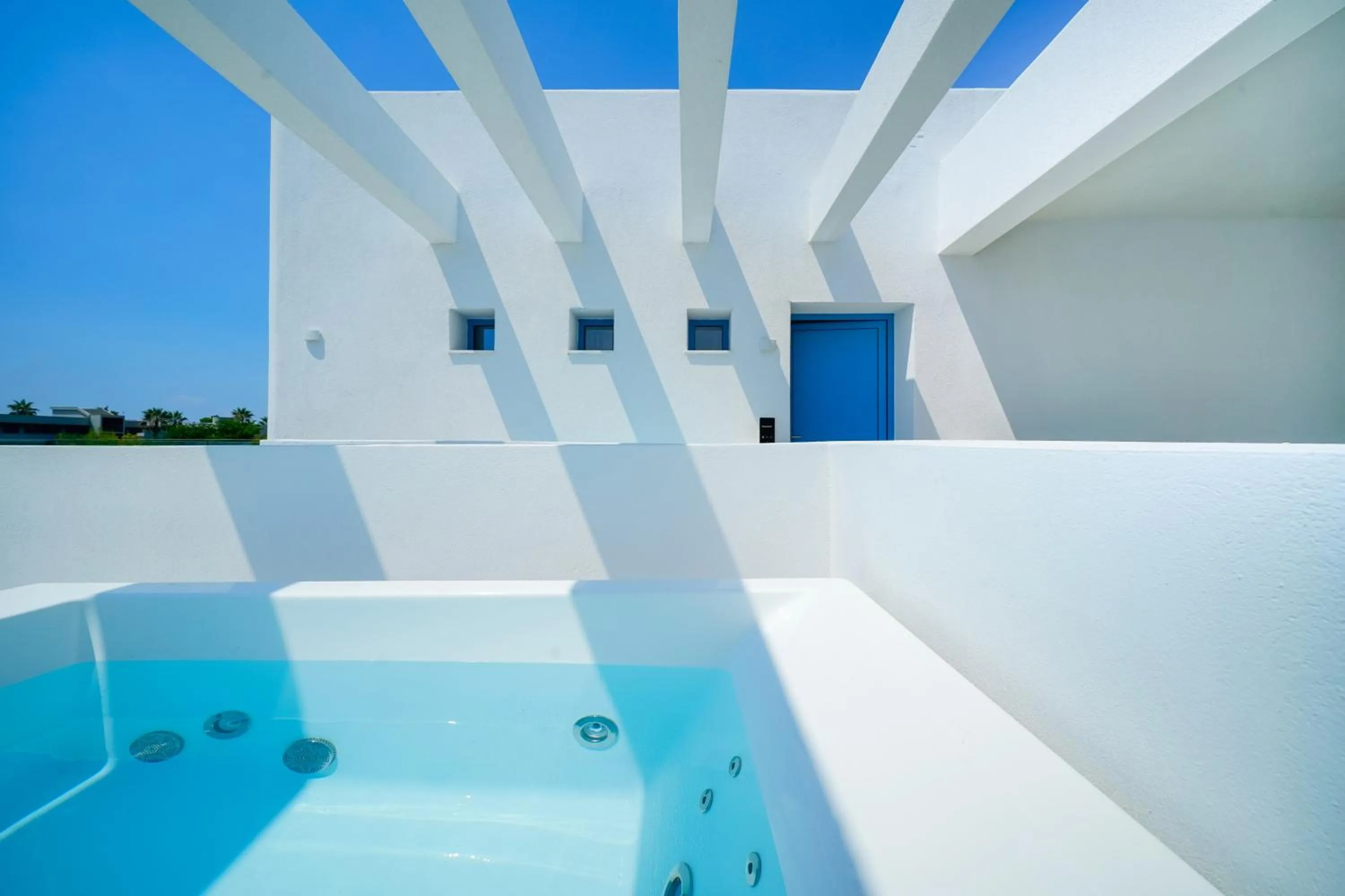 Hot Tub in Narciso Thassos Luxury Suites