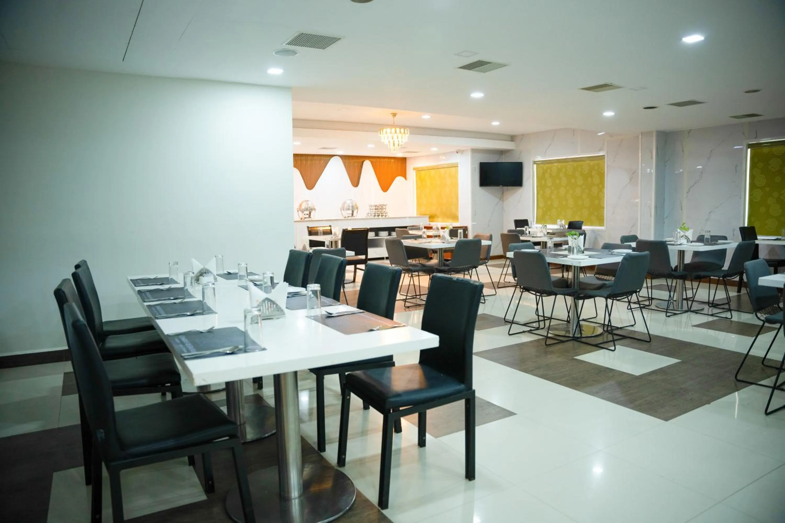 Restaurant/places to eat in Heritage Residency By Lemongrove Hospitality
