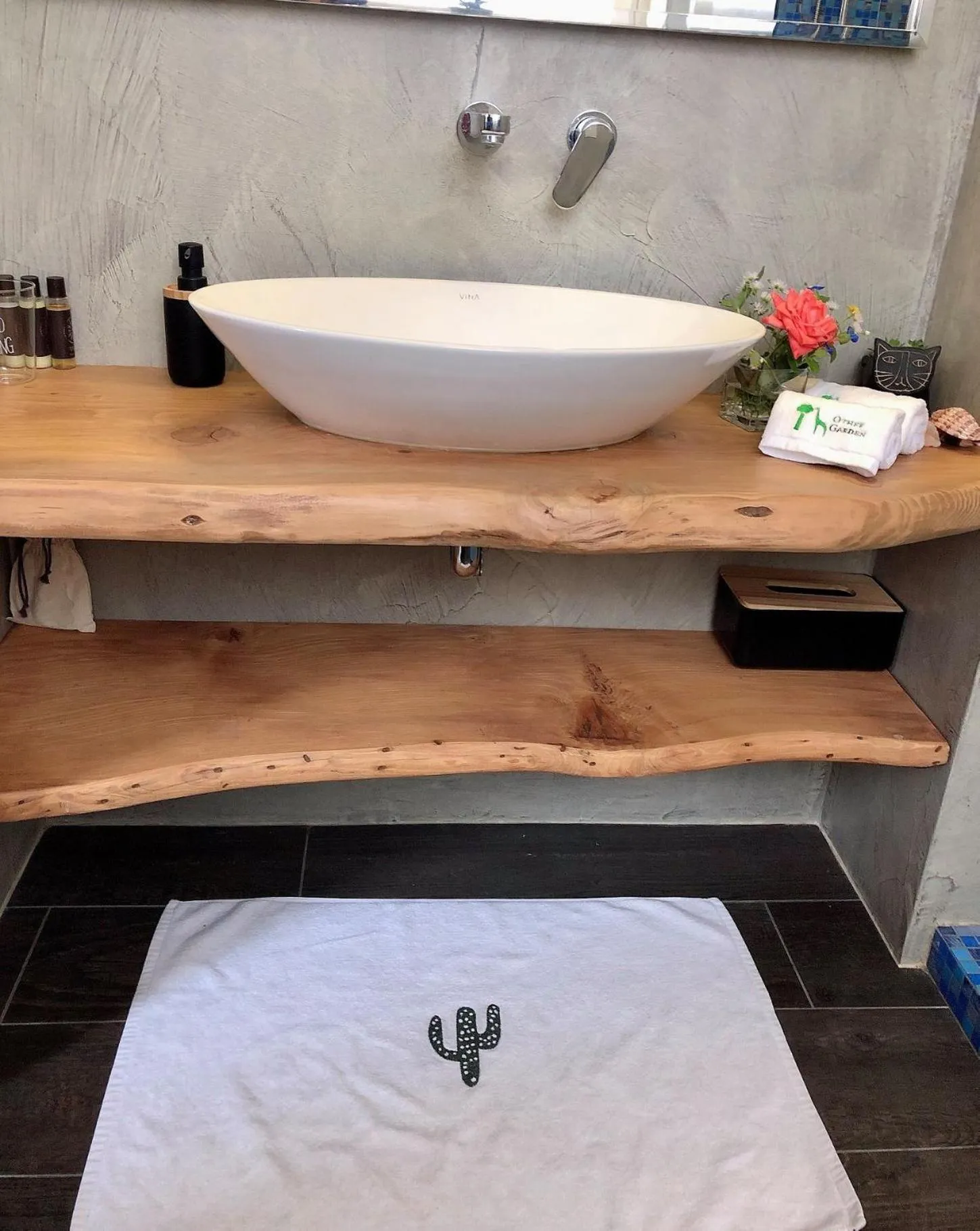 Bathroom in Other Garden - Luxury Bed and Breakfast