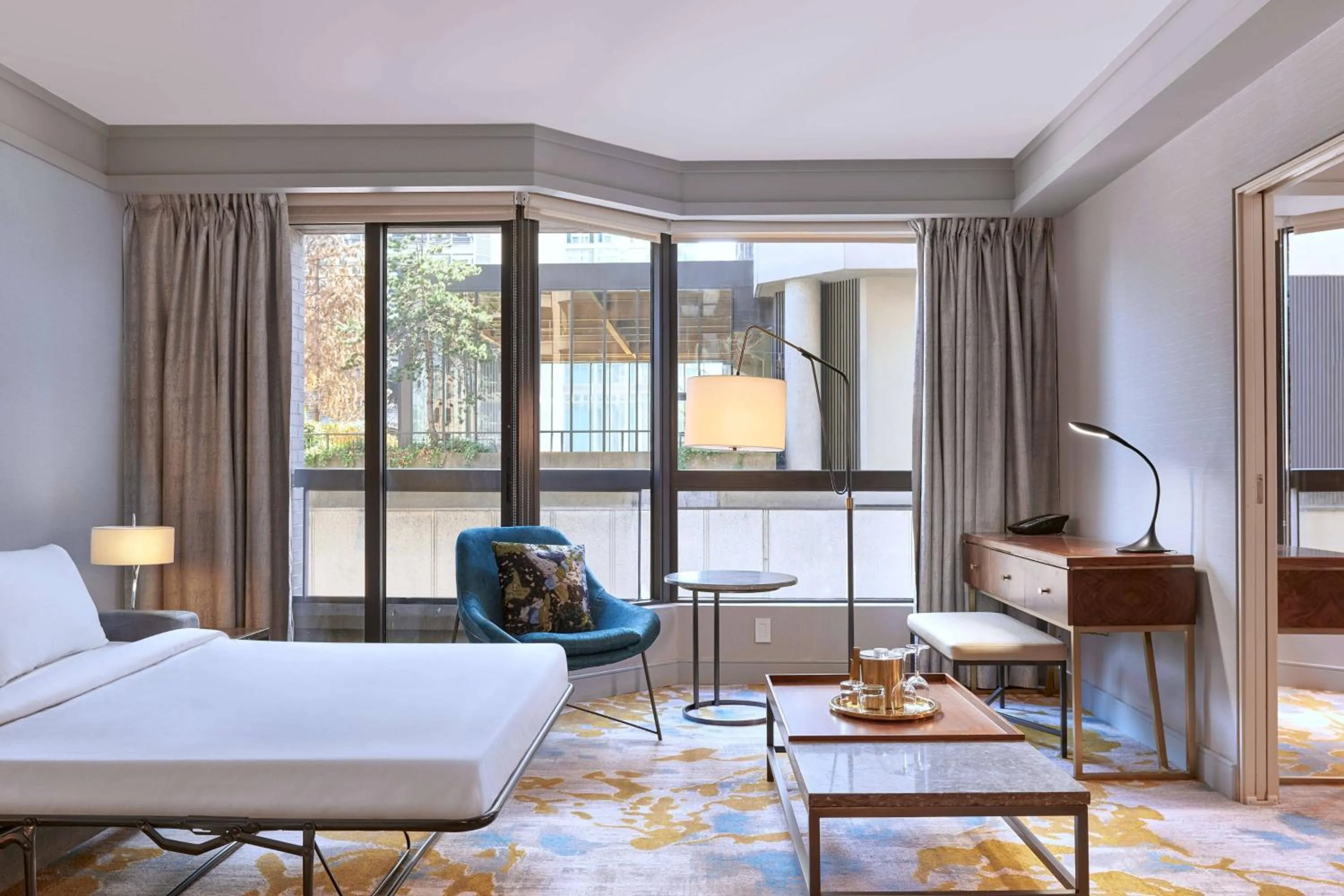 Bedroom, Bed in Metropolitan Hotel Vancouver