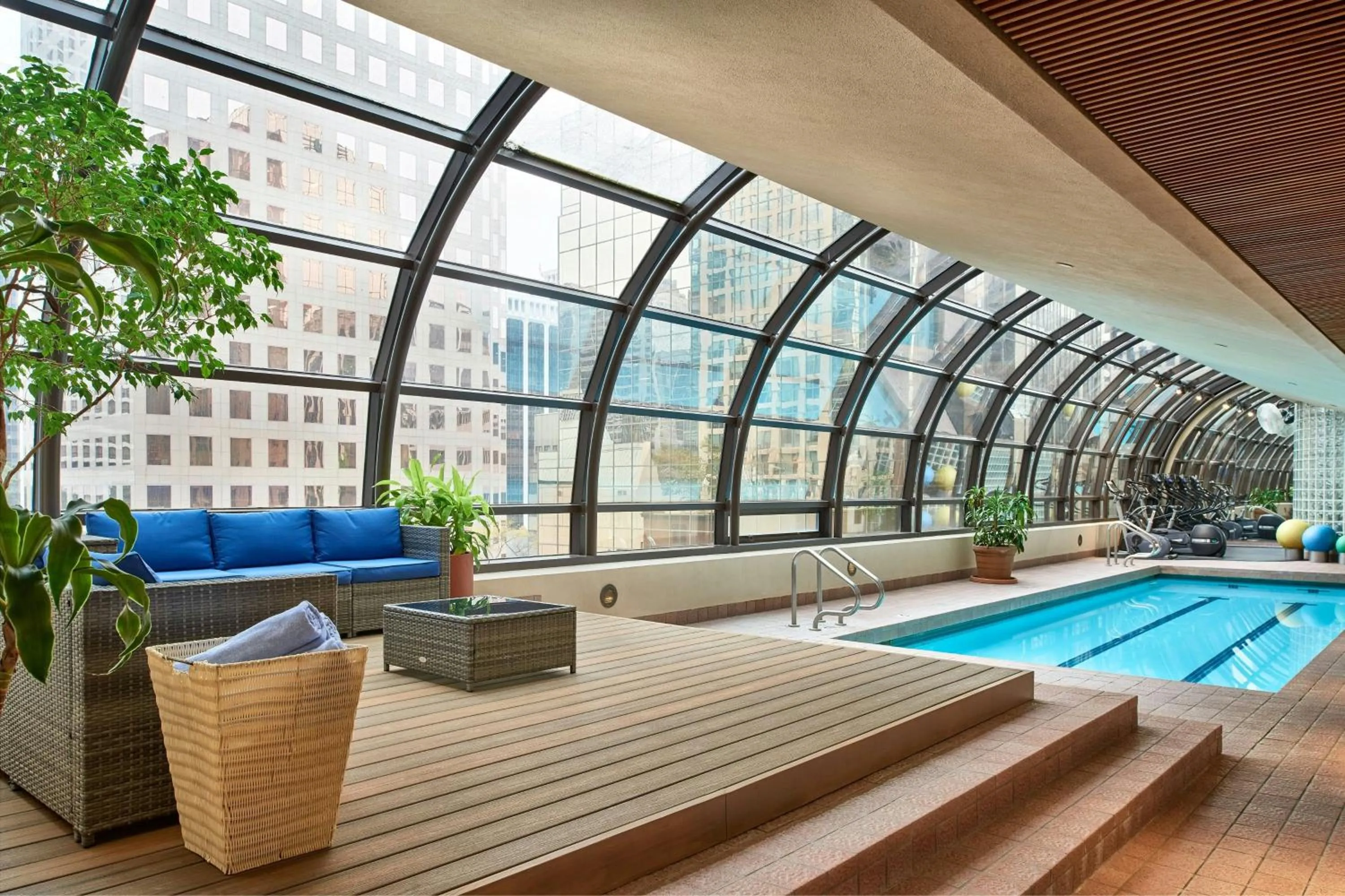 Swimming pool in Metropolitan Hotel Vancouver