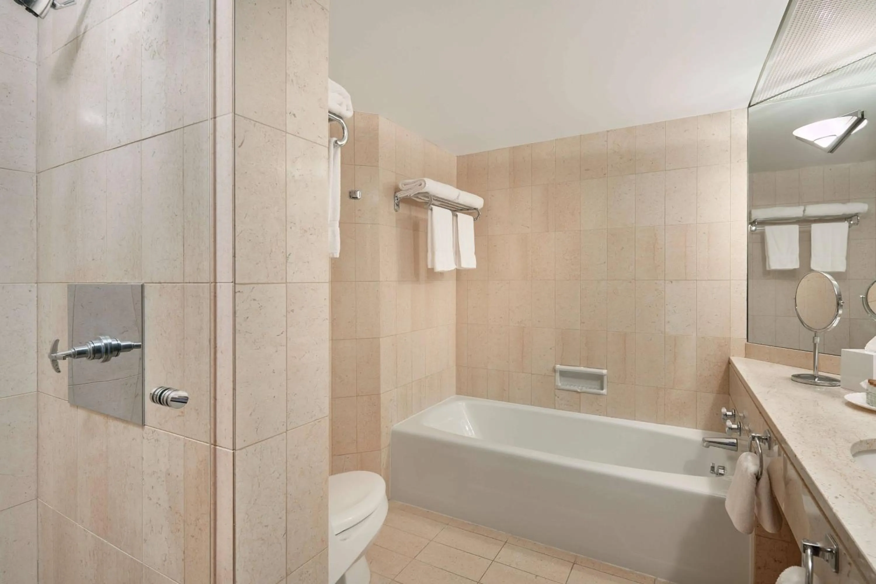 Bathroom in Metropolitan Hotel Vancouver