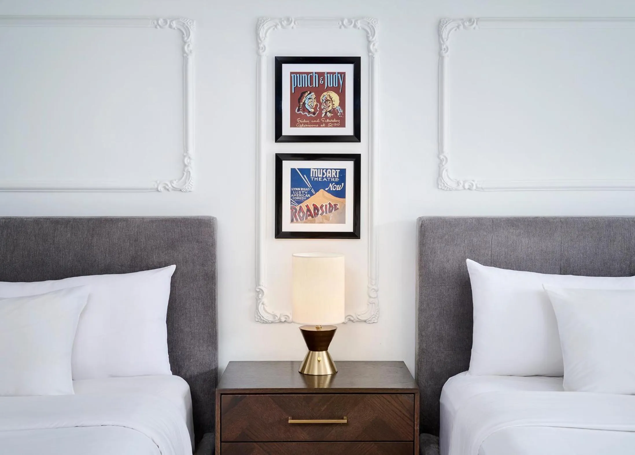 Bed in Pantages Hotel Toronto Centre