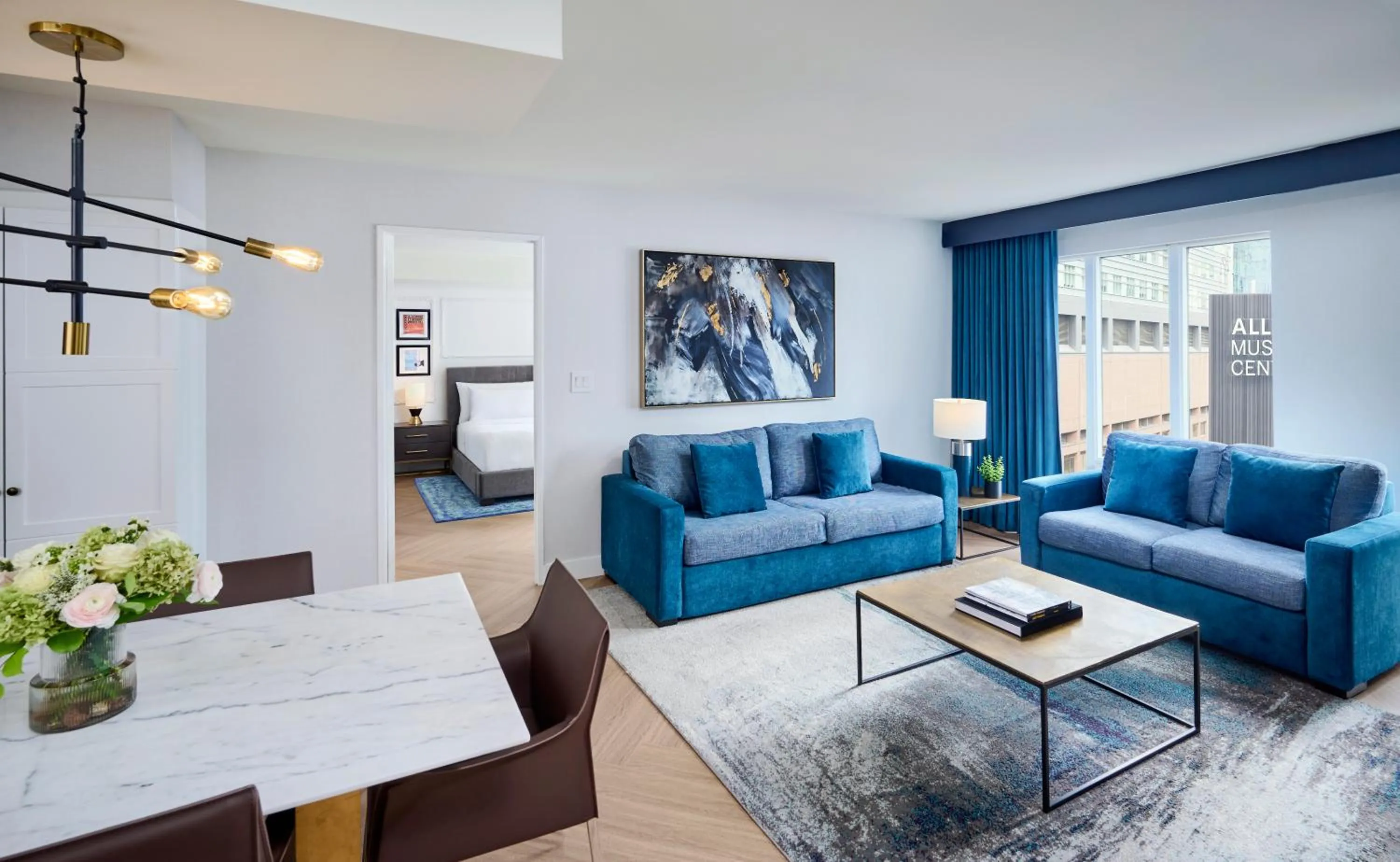 Living room in Pantages Hotel Toronto Centre