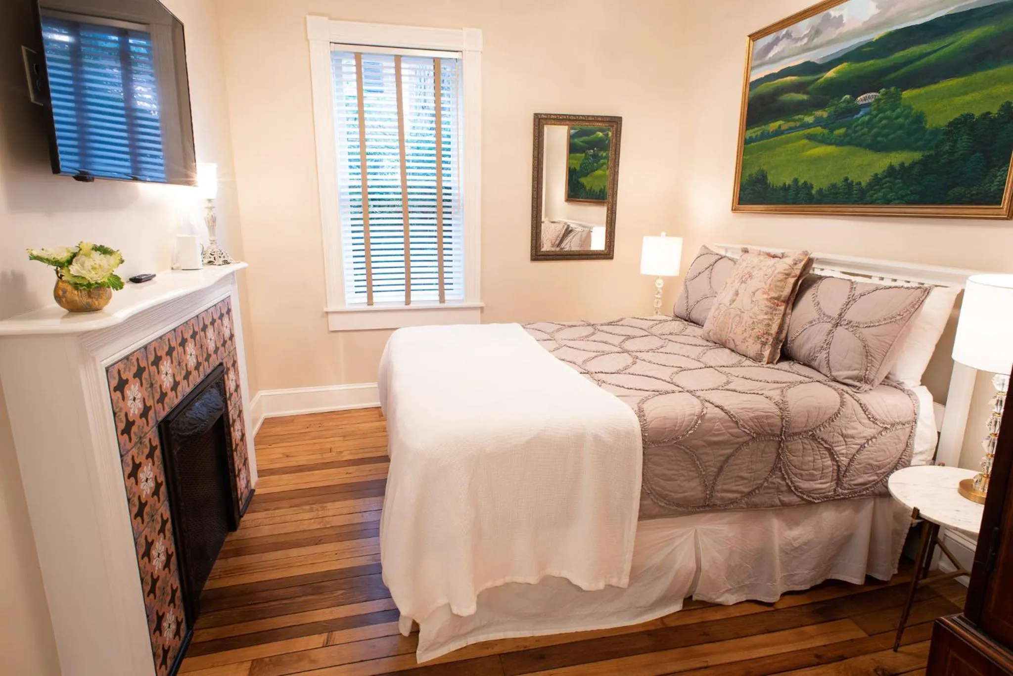 Bed in Washington Street Quarters