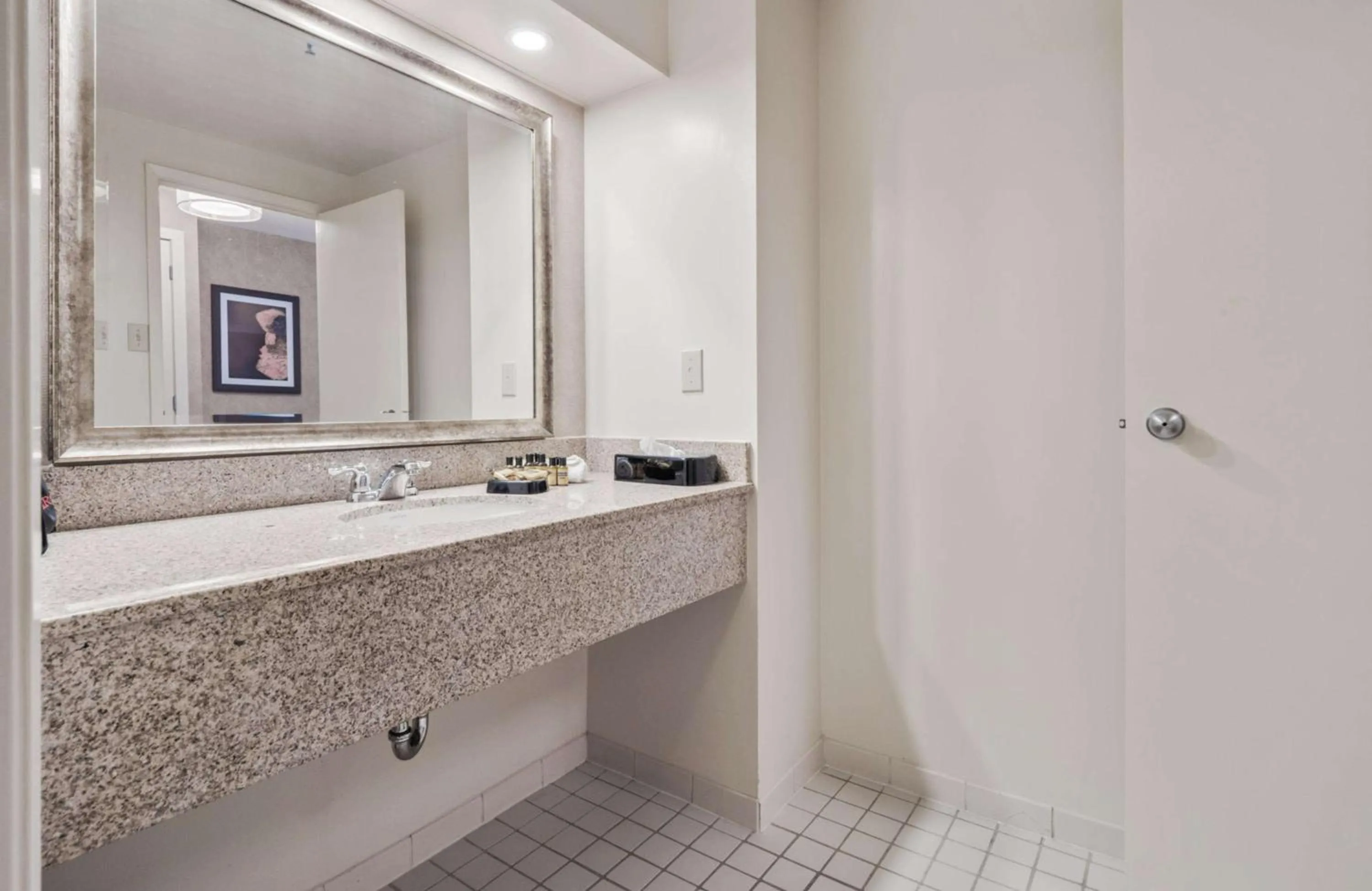 Bathroom in Best Western Plus Cairn Croft Hotel