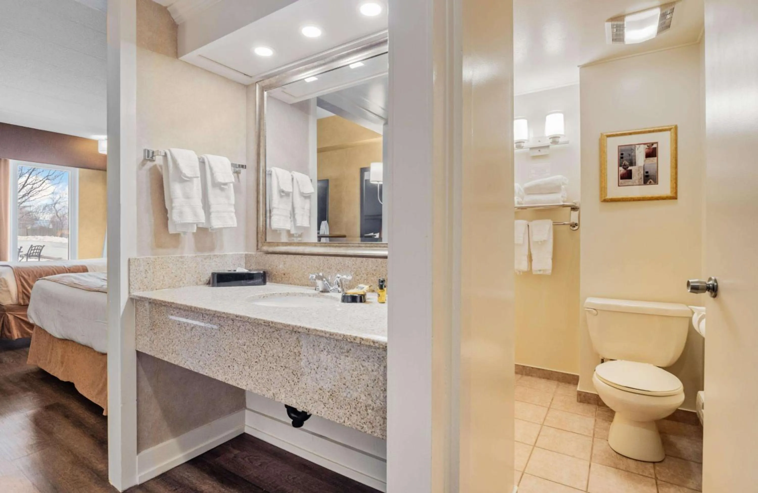 Bathroom in Best Western Plus Cairn Croft Hotel