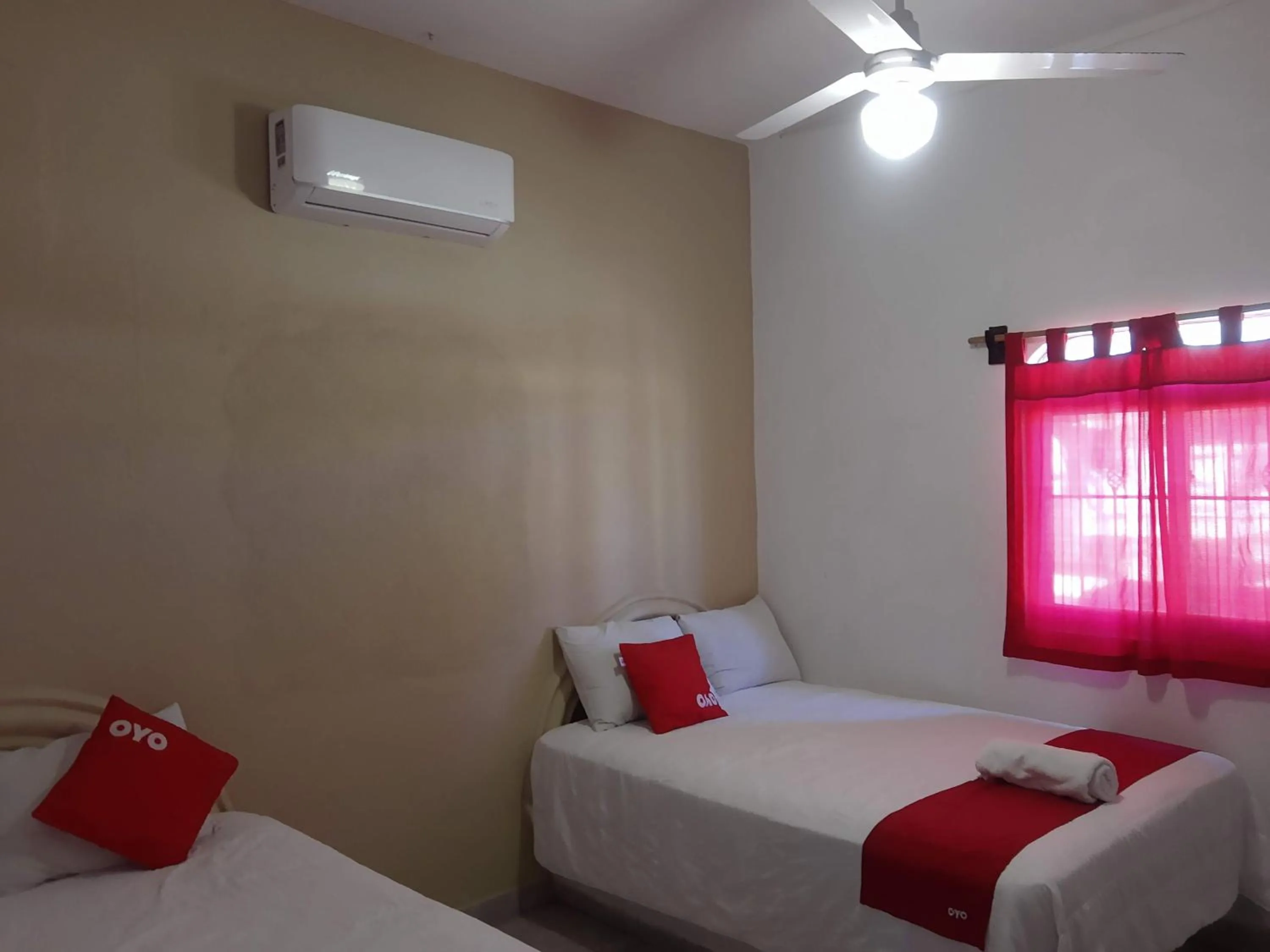 Deluxe Bungalow in Hotel y Bungalows Bugambilias