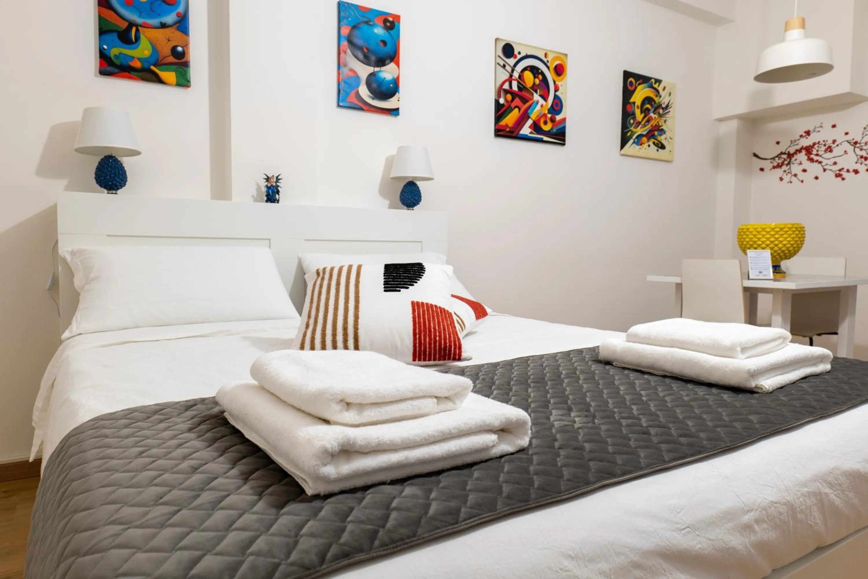 Bed in Sweet Home