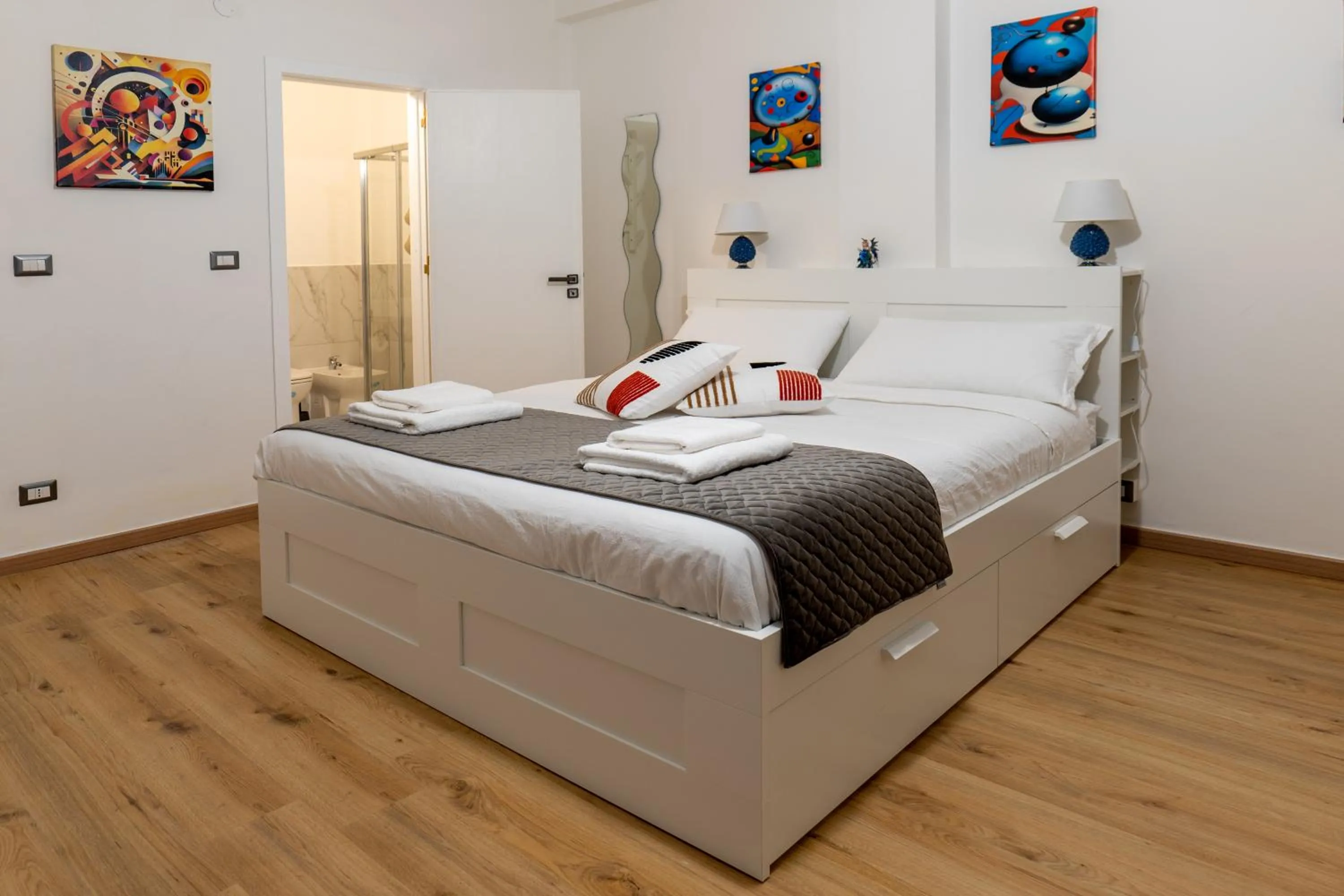 Bed in Sweet Home