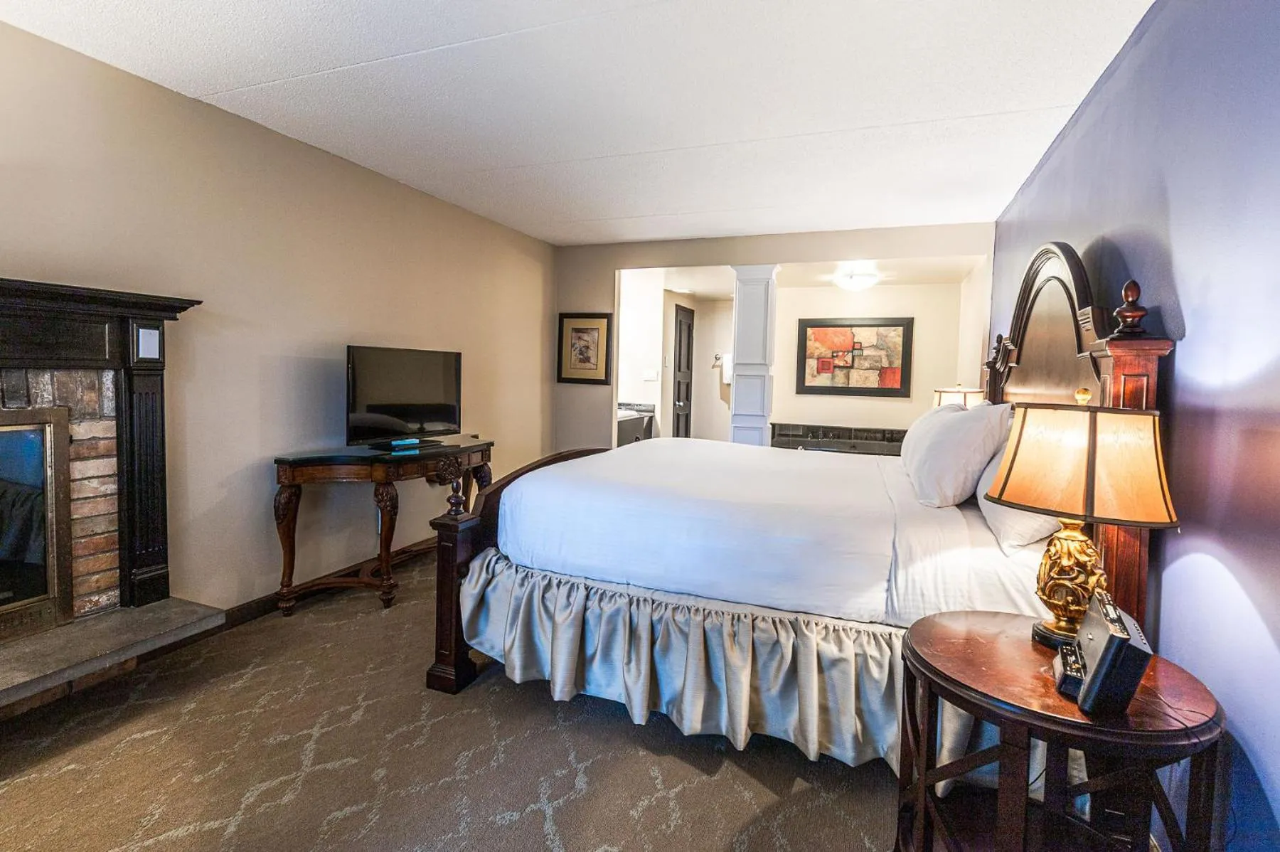 Bed in Old Stone Inn Boutique Hotel