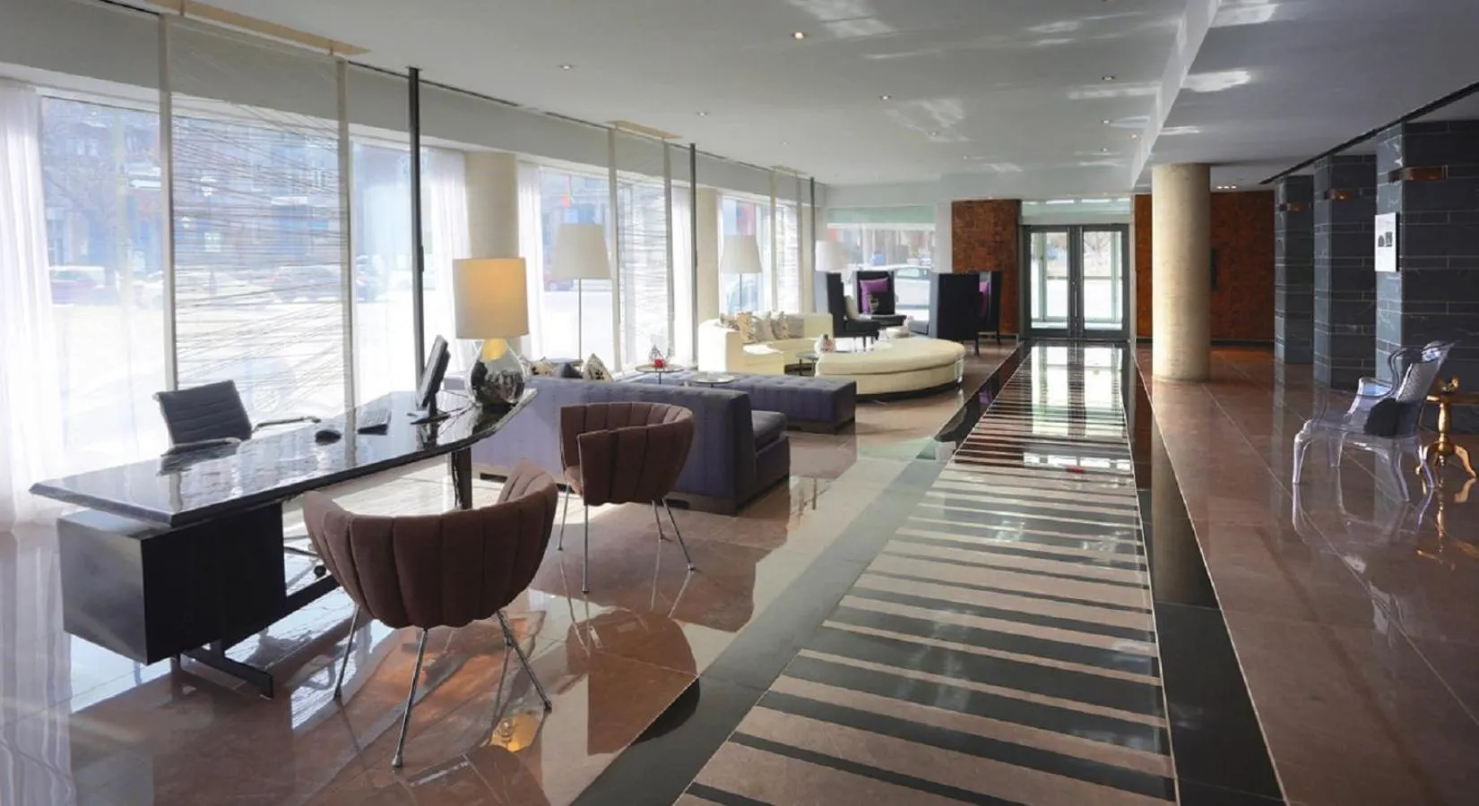 Property building, Bed in HOTEL10