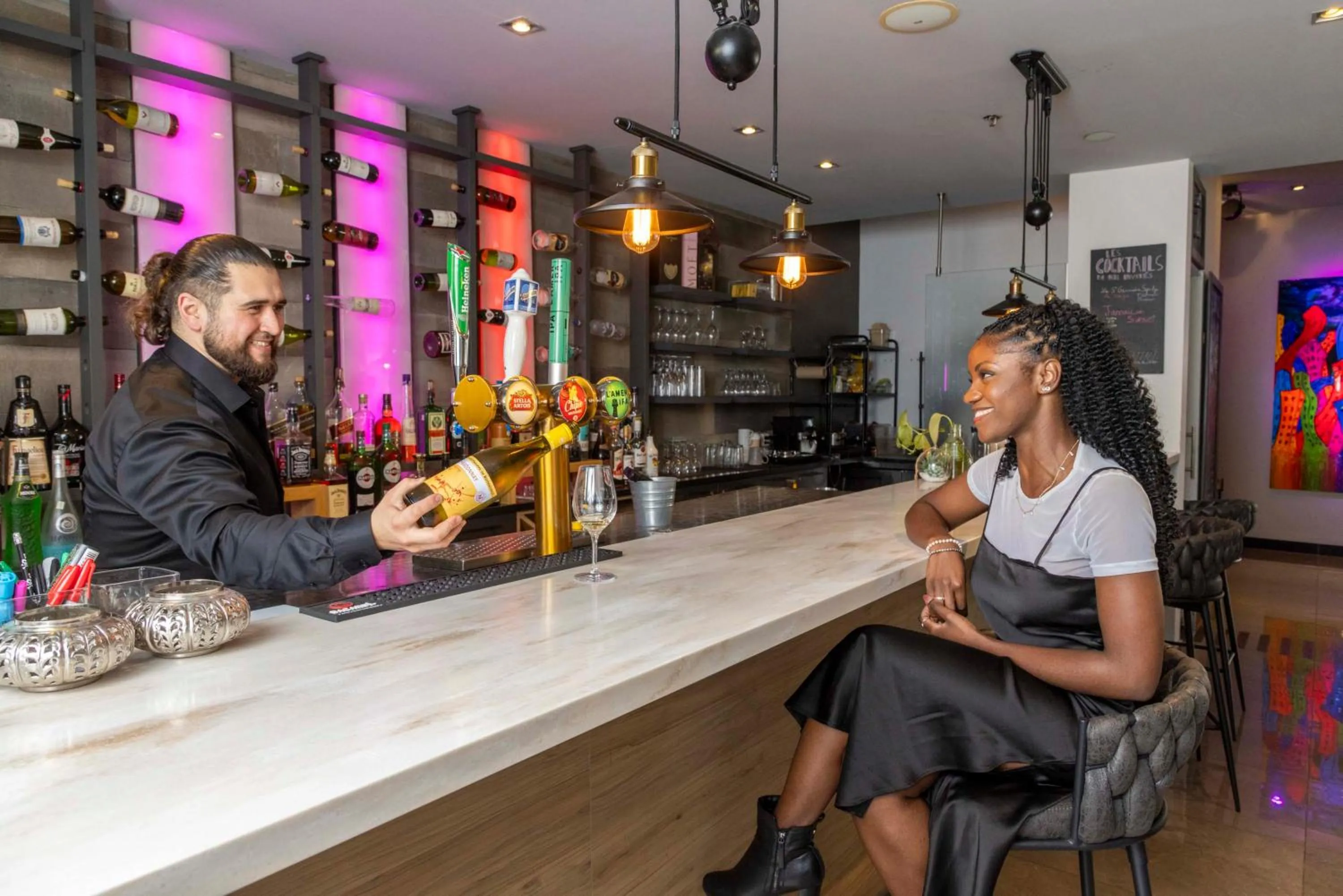 Lounge or bar in HOTEL10