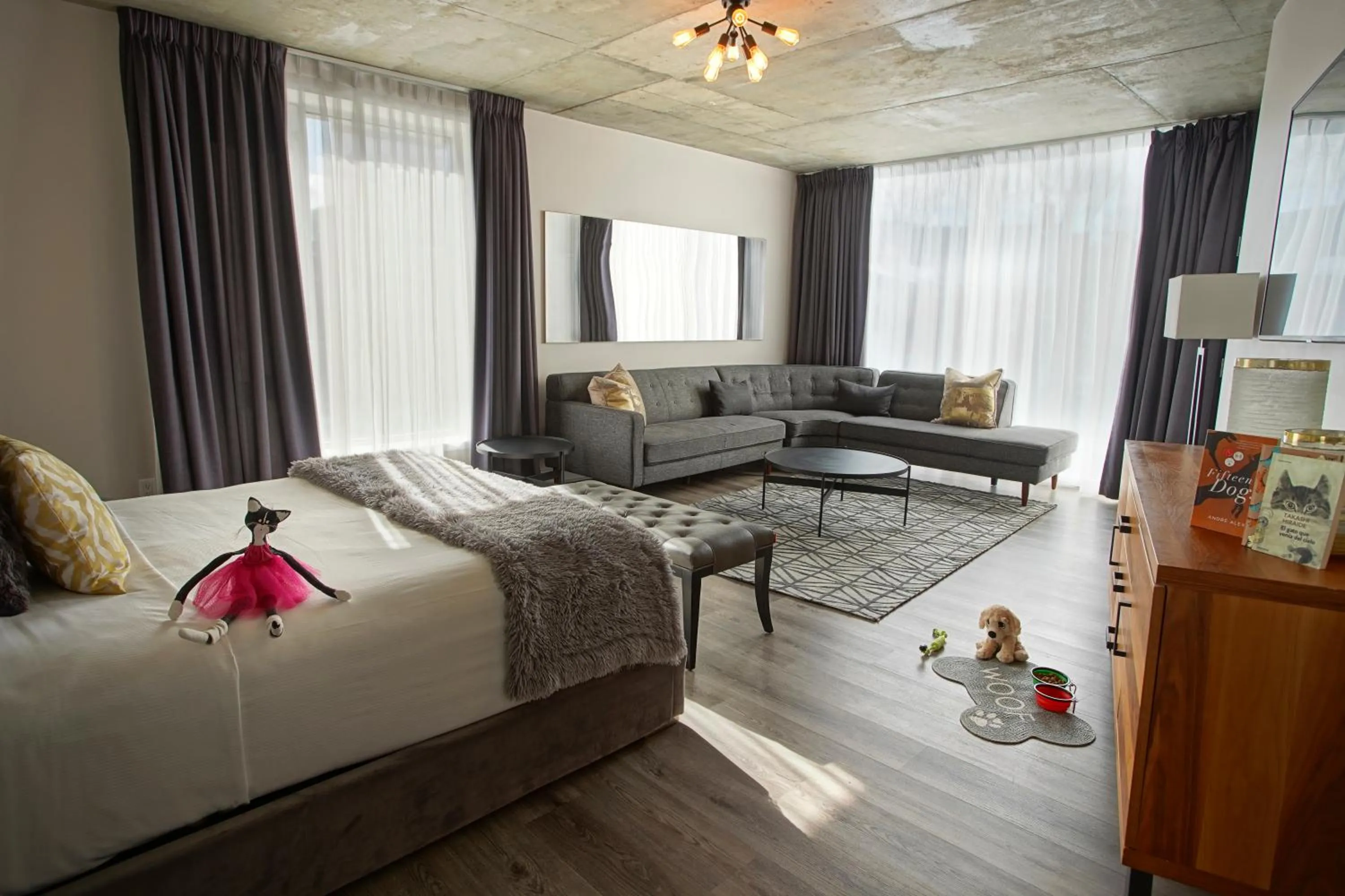 Seating area in HOTEL10