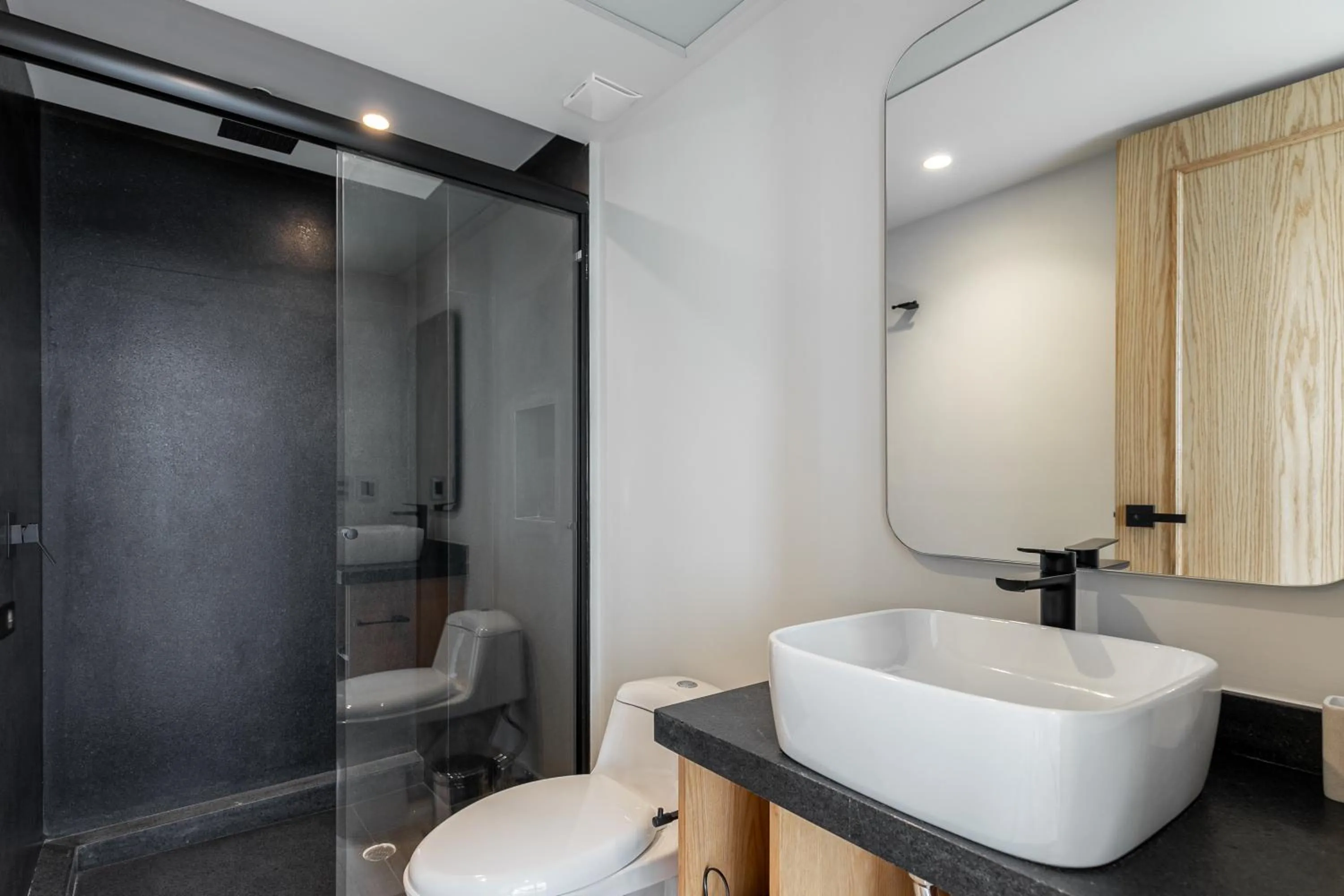 Toilet in ULIV Antara