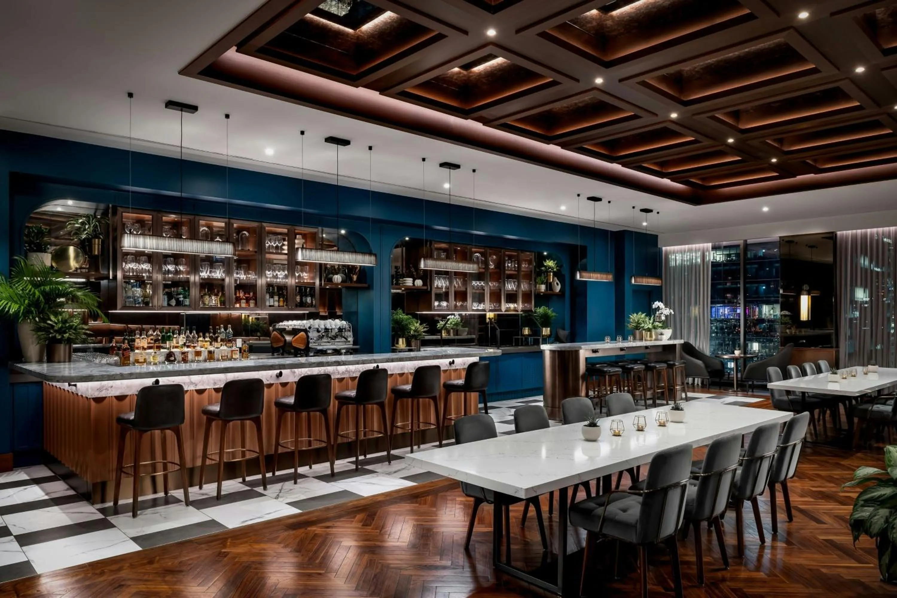 Lounge or bar in Sheraton Centre Toronto Hotel