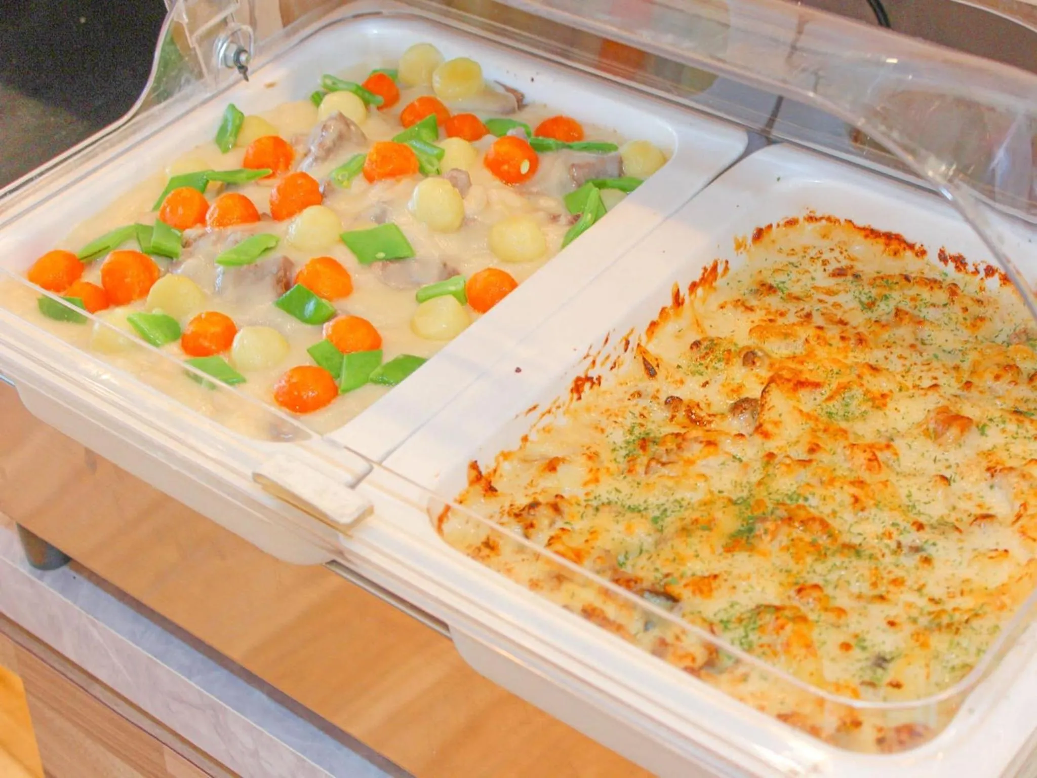 Dinner in THE GRAND HOTEL GINOWAN