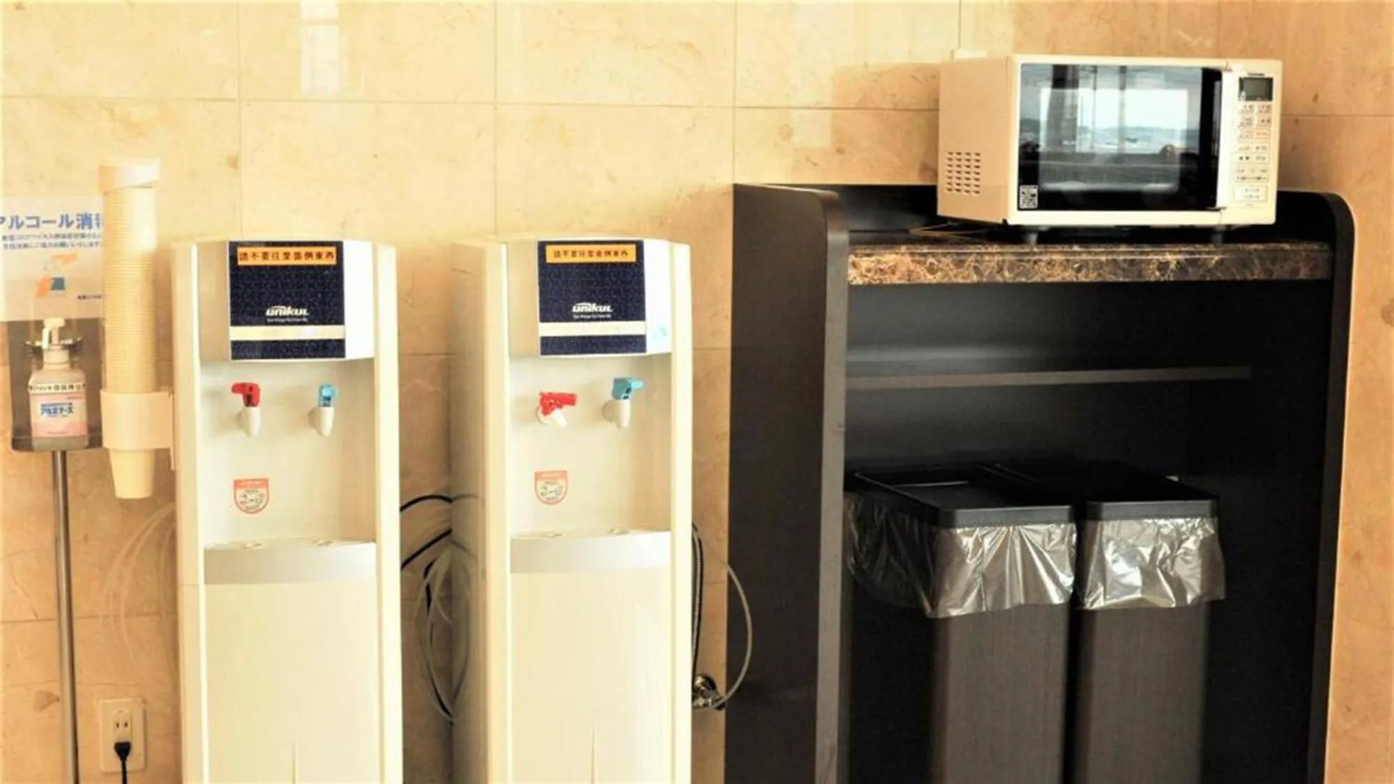 Communal kitchen in Toyoko Inn Chubu International Airport No 2