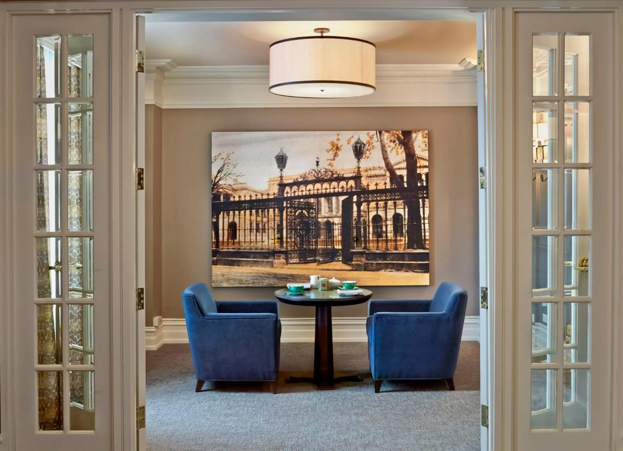 Lounge or bar in The Omni King Edward Hotel