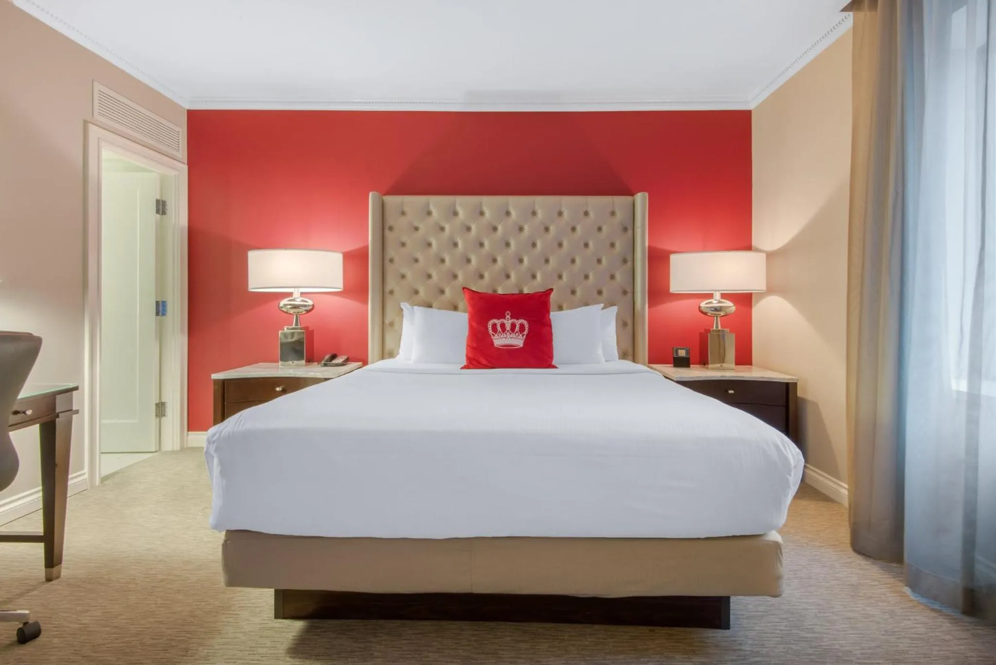 Deluxe Room - 1 King Bed in The Omni King Edward Hotel