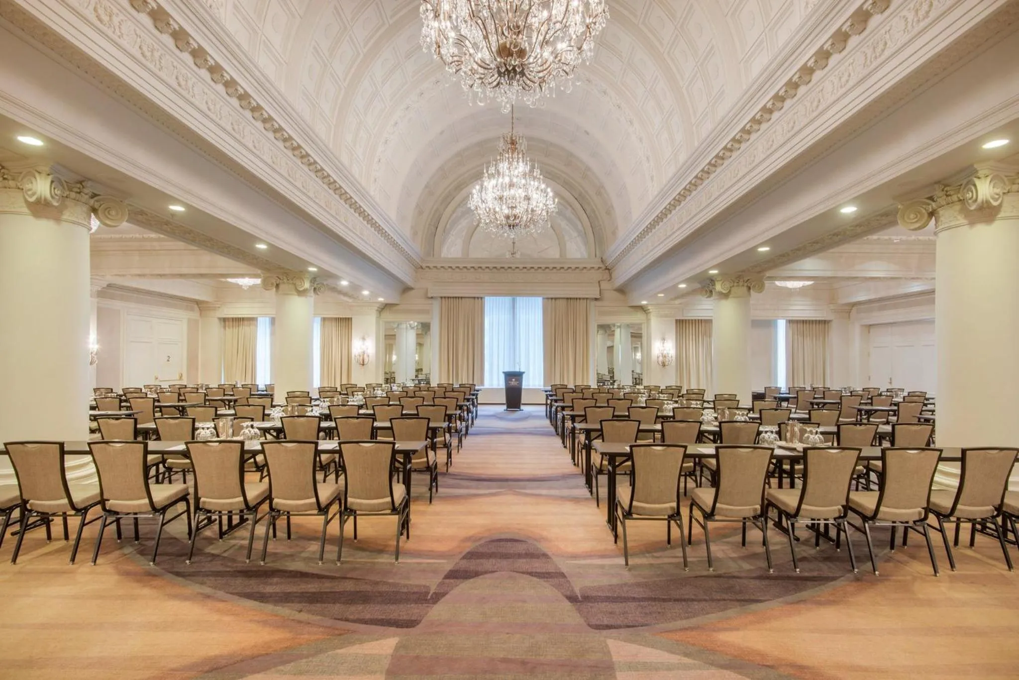 Banquet/Function facilities in The Omni King Edward Hotel