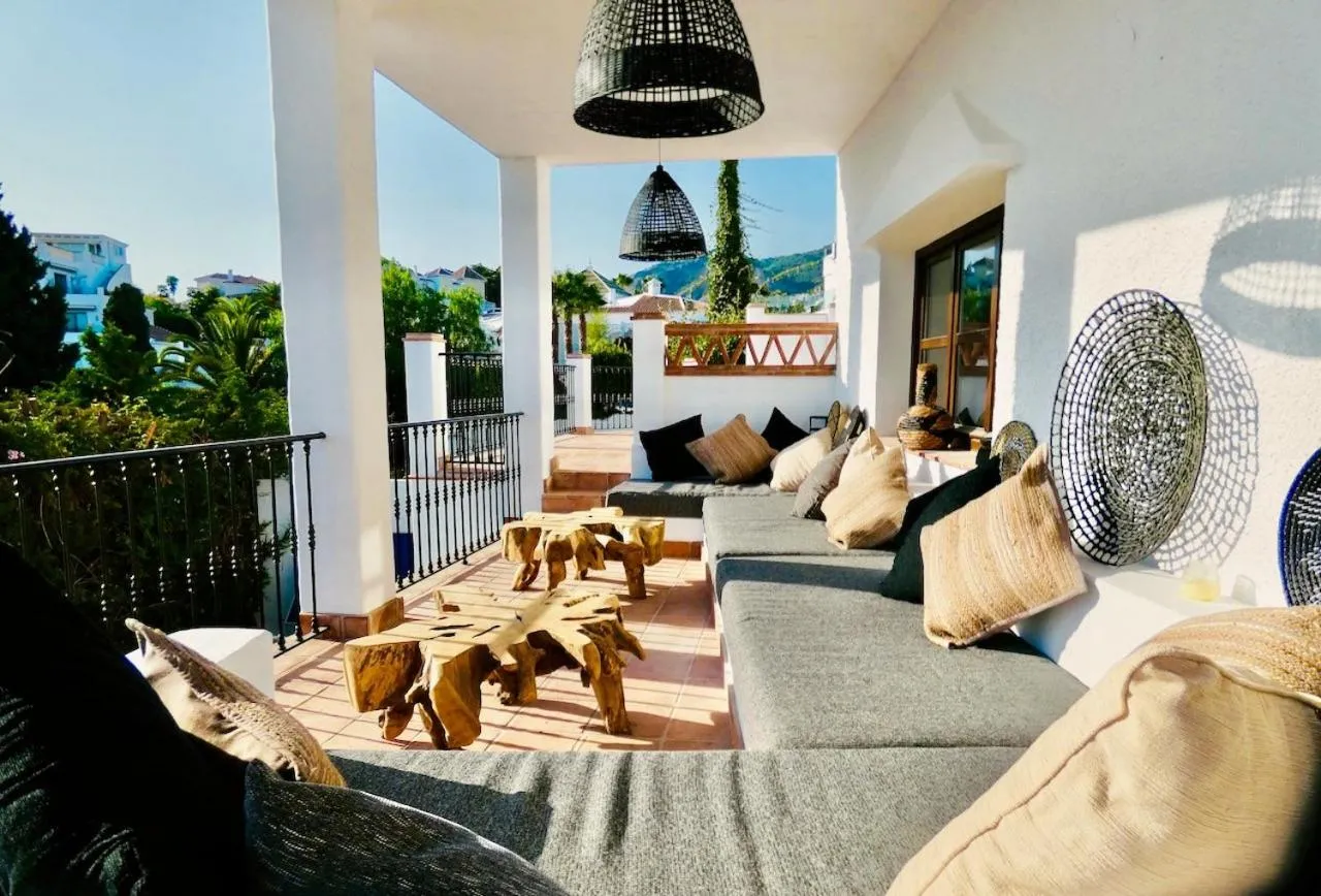 Property building in Casa Alba