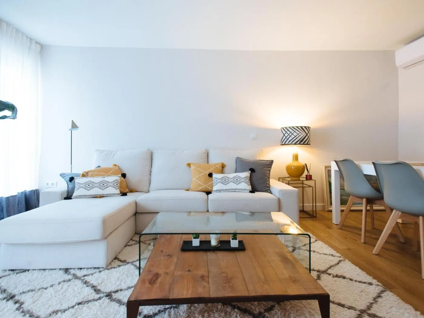 Pz triana amplio, moderno y luminoso apt 2d 2b