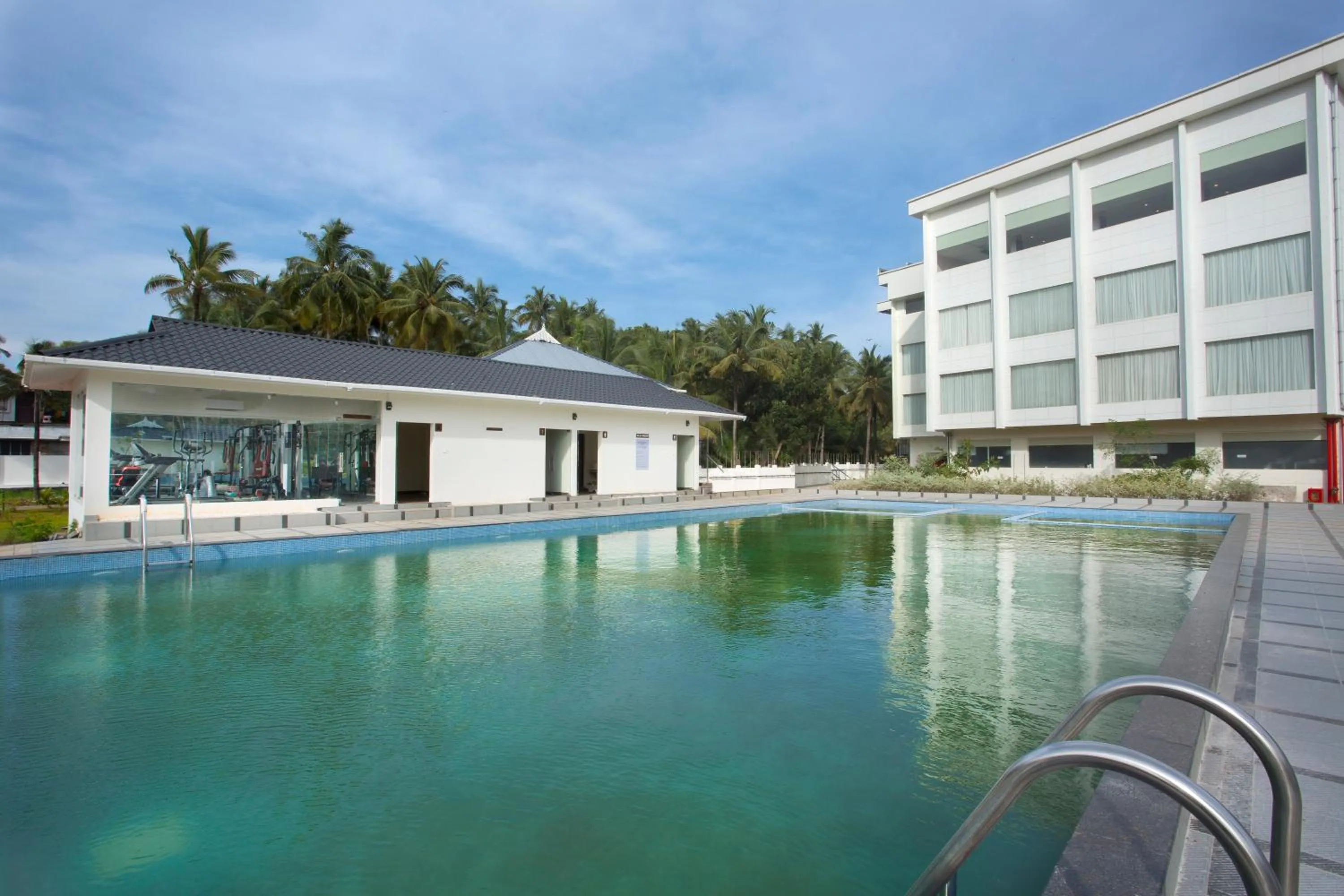 Swimming pool in Blue Serene Backwater Resort