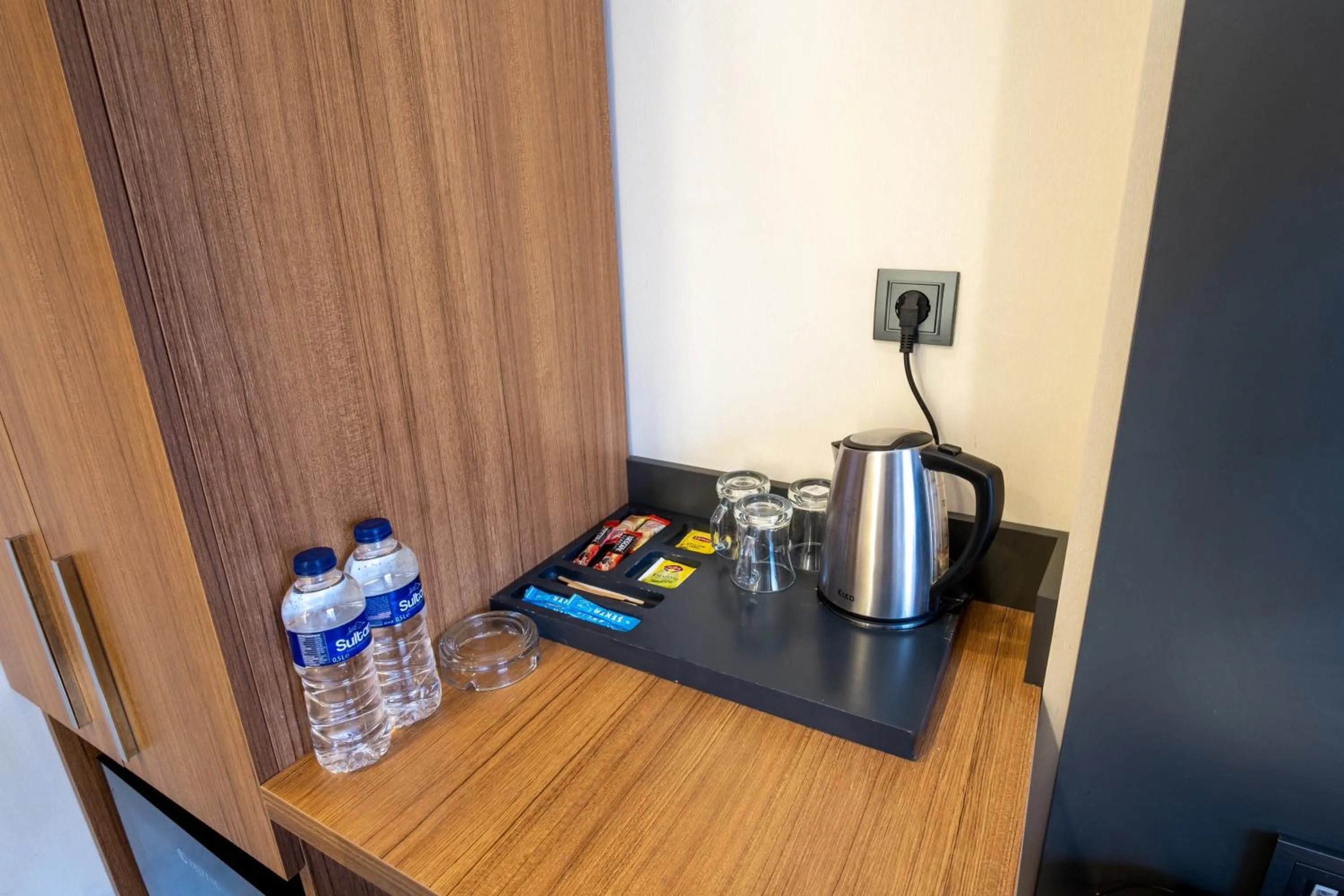 Coffee/tea facilities in Orange Hotel & Spa