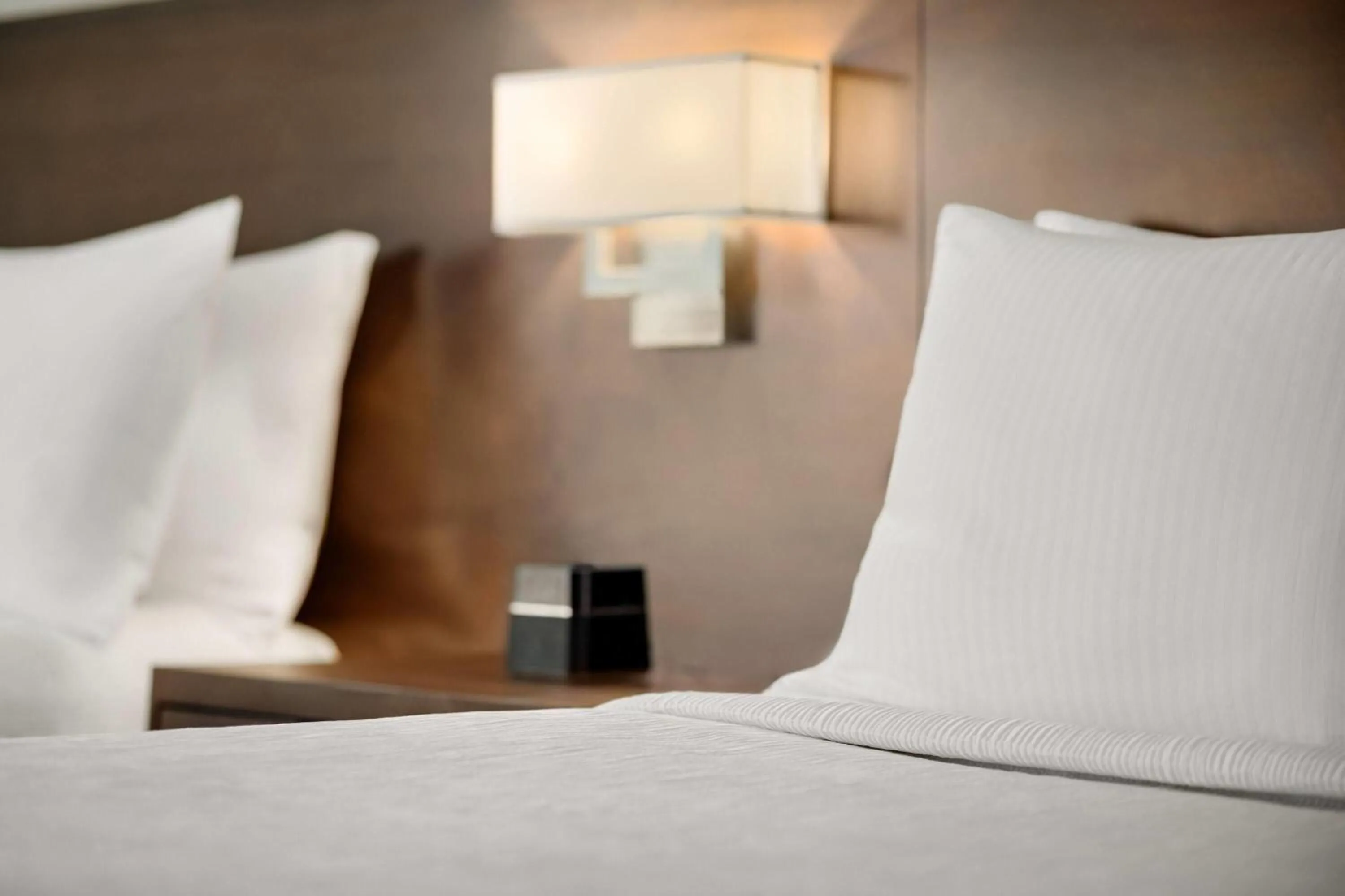 Other, Bed in La Quinta Inn by Wyndham Vancouver Airport