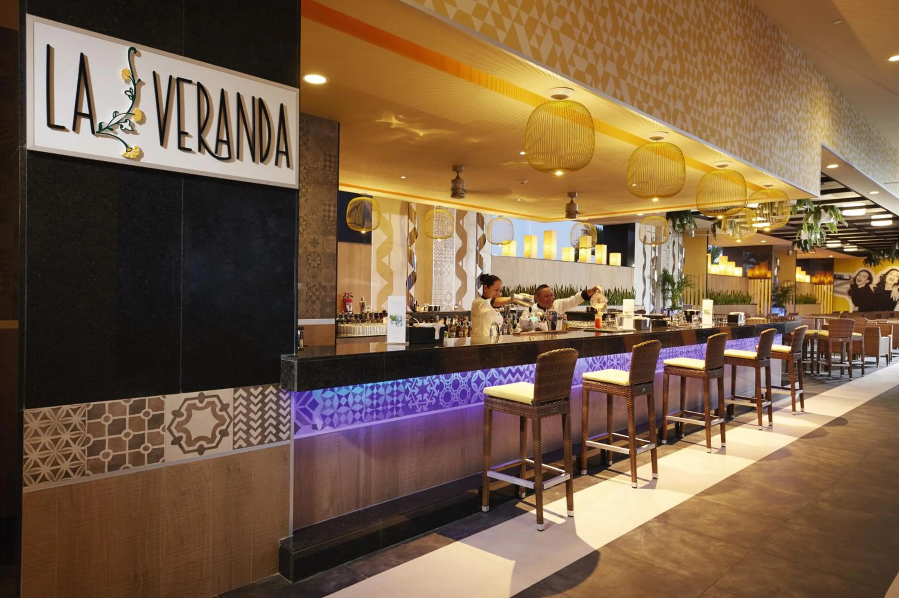 Lounge or bar in Riu Tequila - All Inclusive