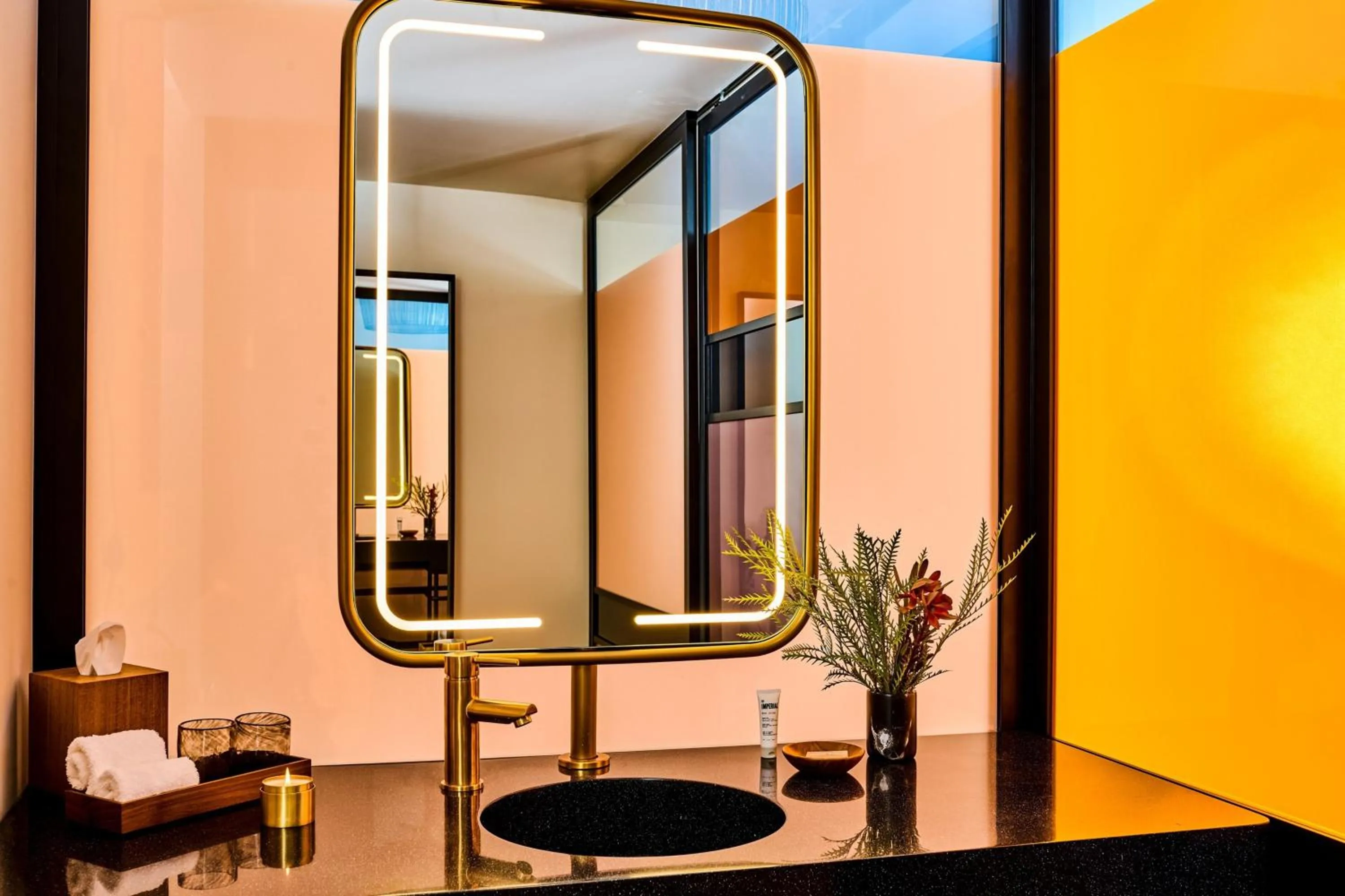 Bathroom in HOLLYWOOD VOLUME, a Tribute Portfolio Hotel