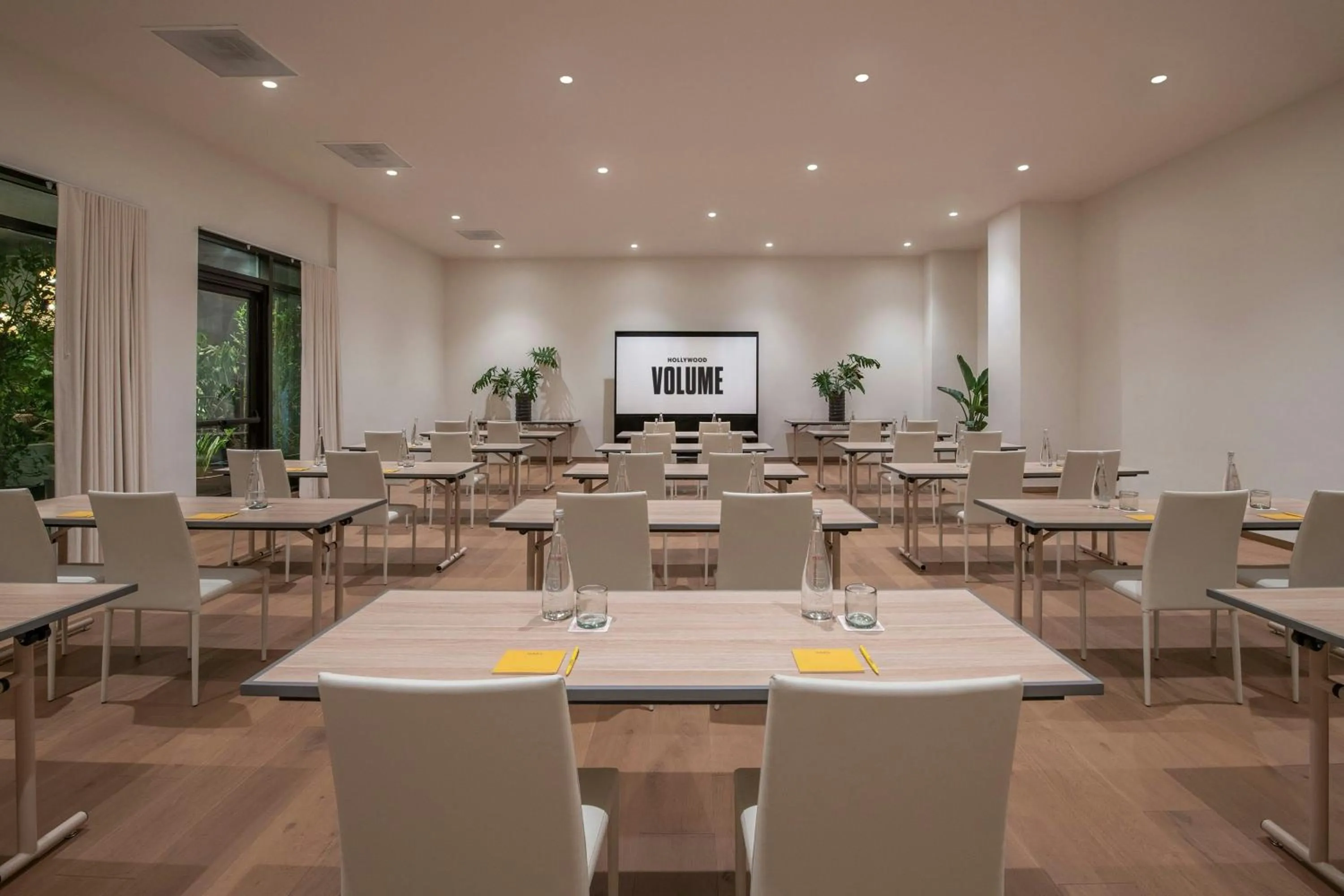 Meeting/conference room in HOLLYWOOD VOLUME, a Tribute Portfolio Hotel