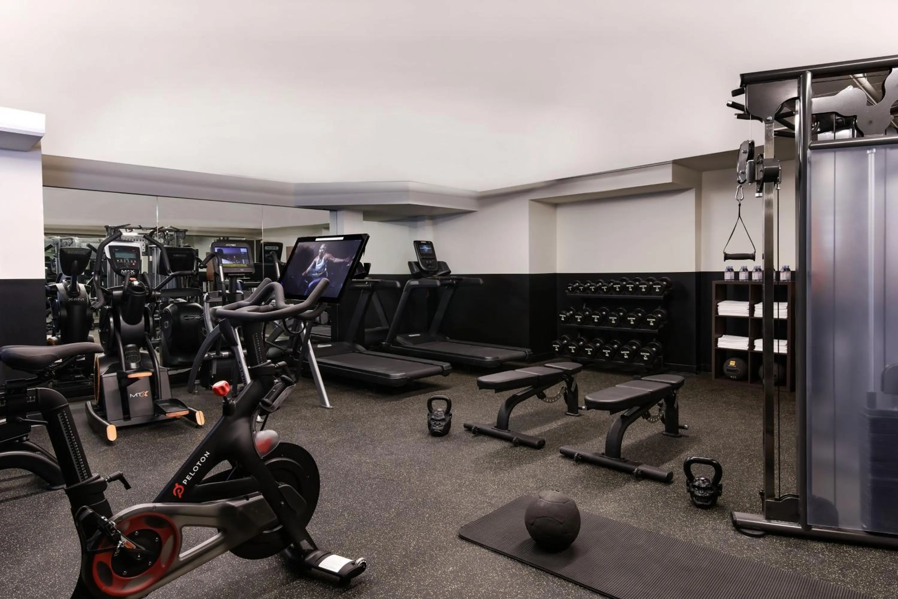 Area and facilities in HOLLYWOOD VOLUME, a Tribute Portfolio Hotel