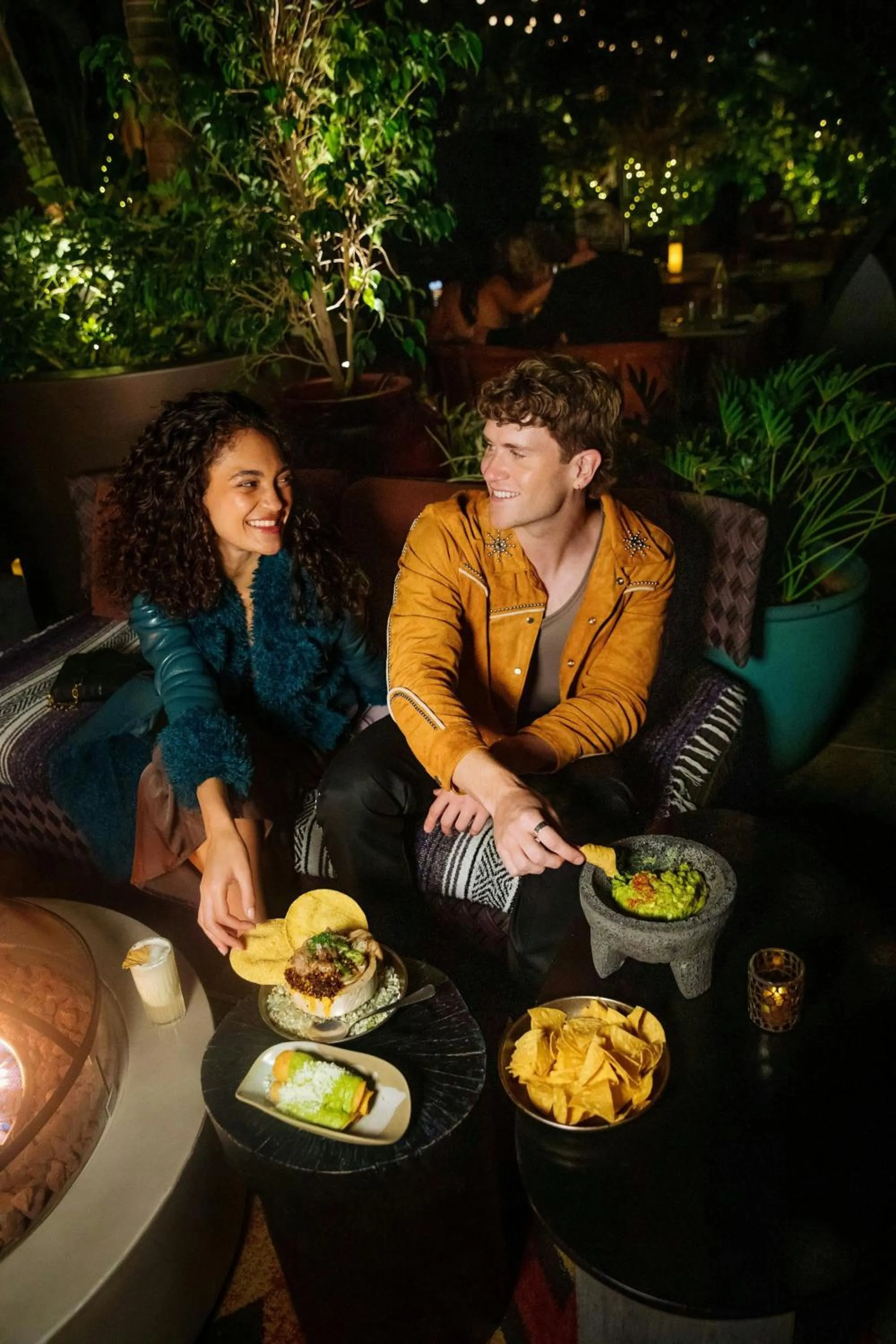 Lounge or bar in HOLLYWOOD VOLUME, a Tribute Portfolio Hotel