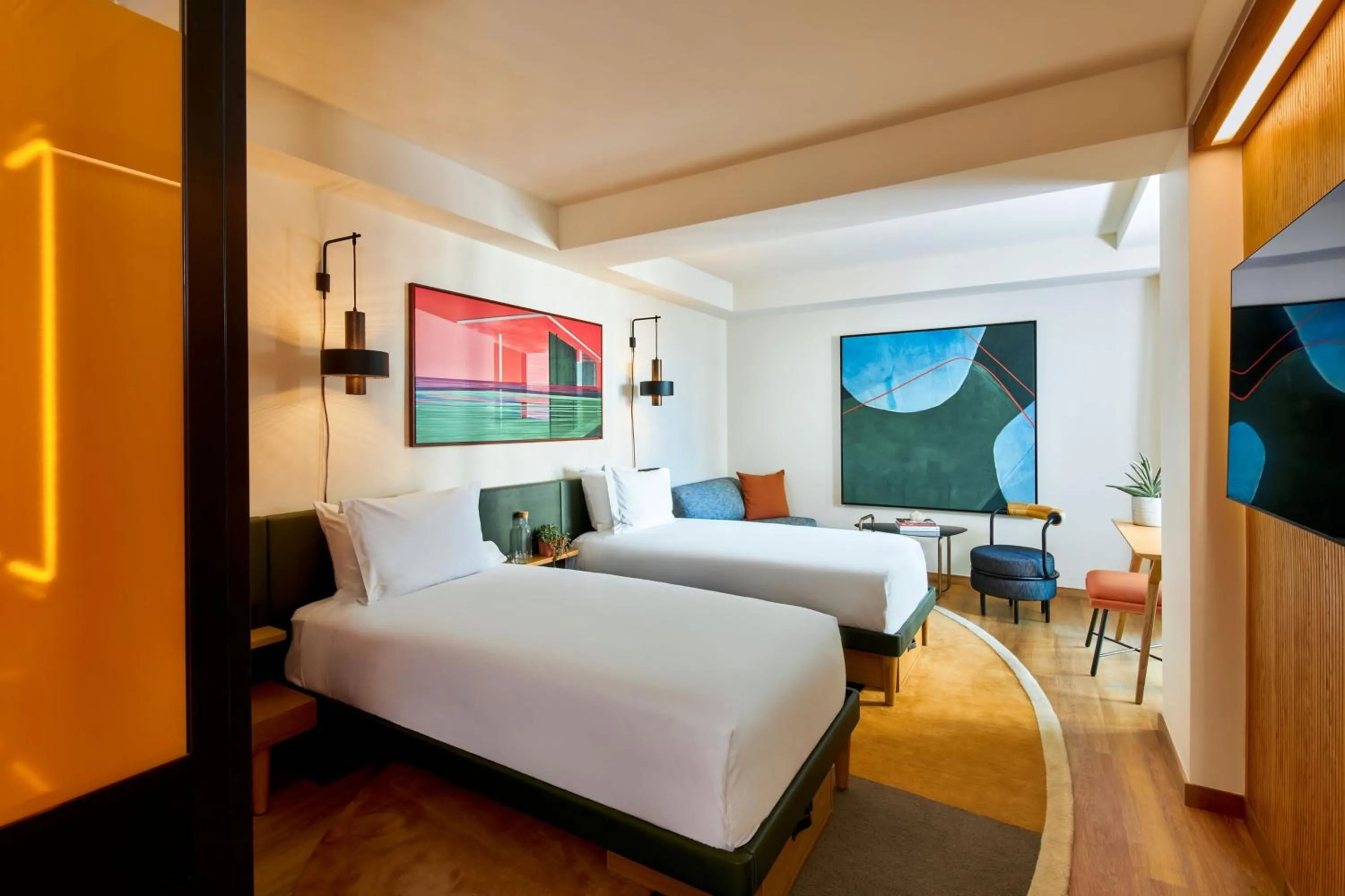 Photo of the whole room, Bed in HOLLYWOOD VOLUME, a Tribute Portfolio Hotel