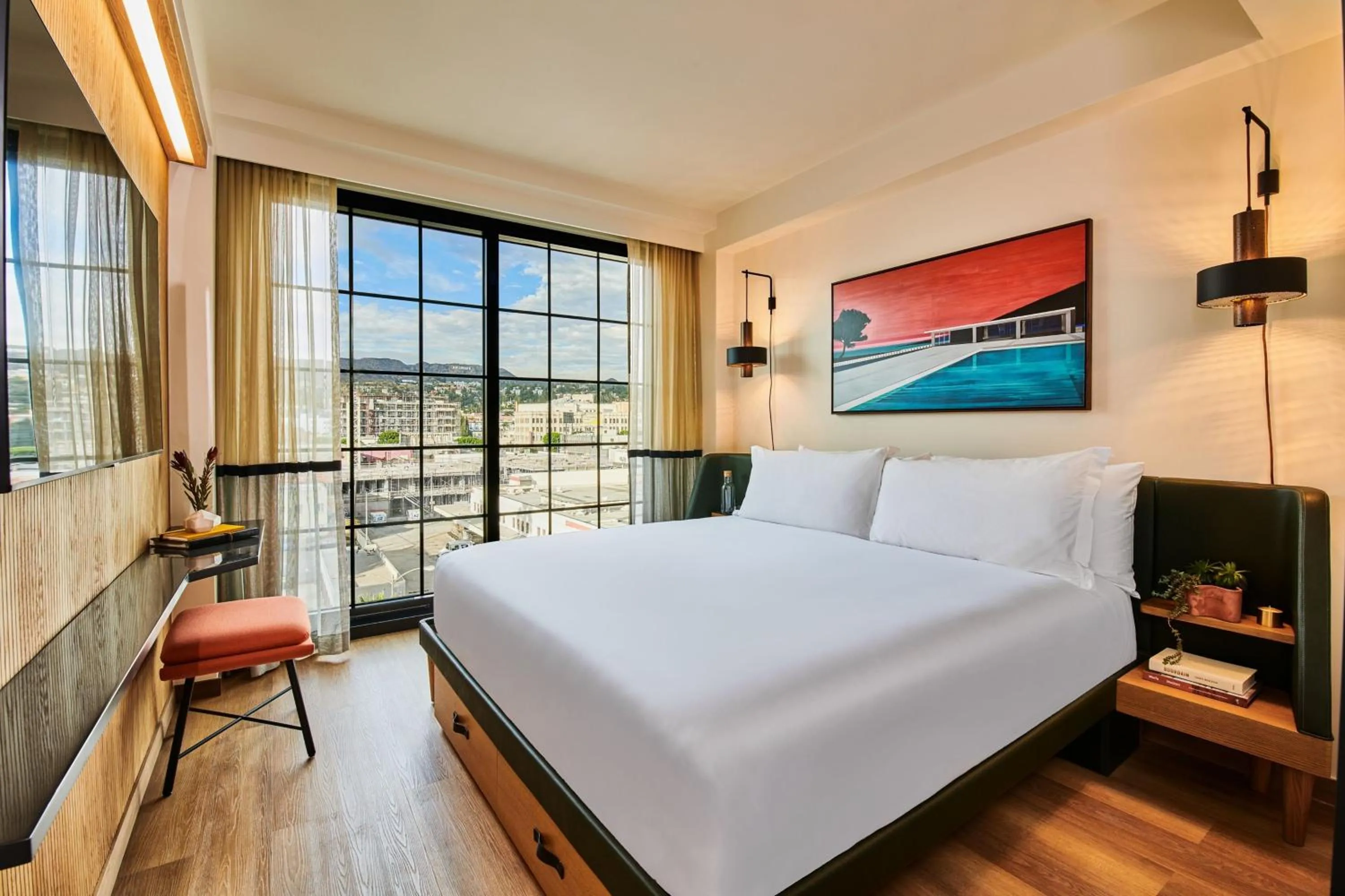 Photo of the whole room, Bed in HOLLYWOOD VOLUME, a Tribute Portfolio Hotel