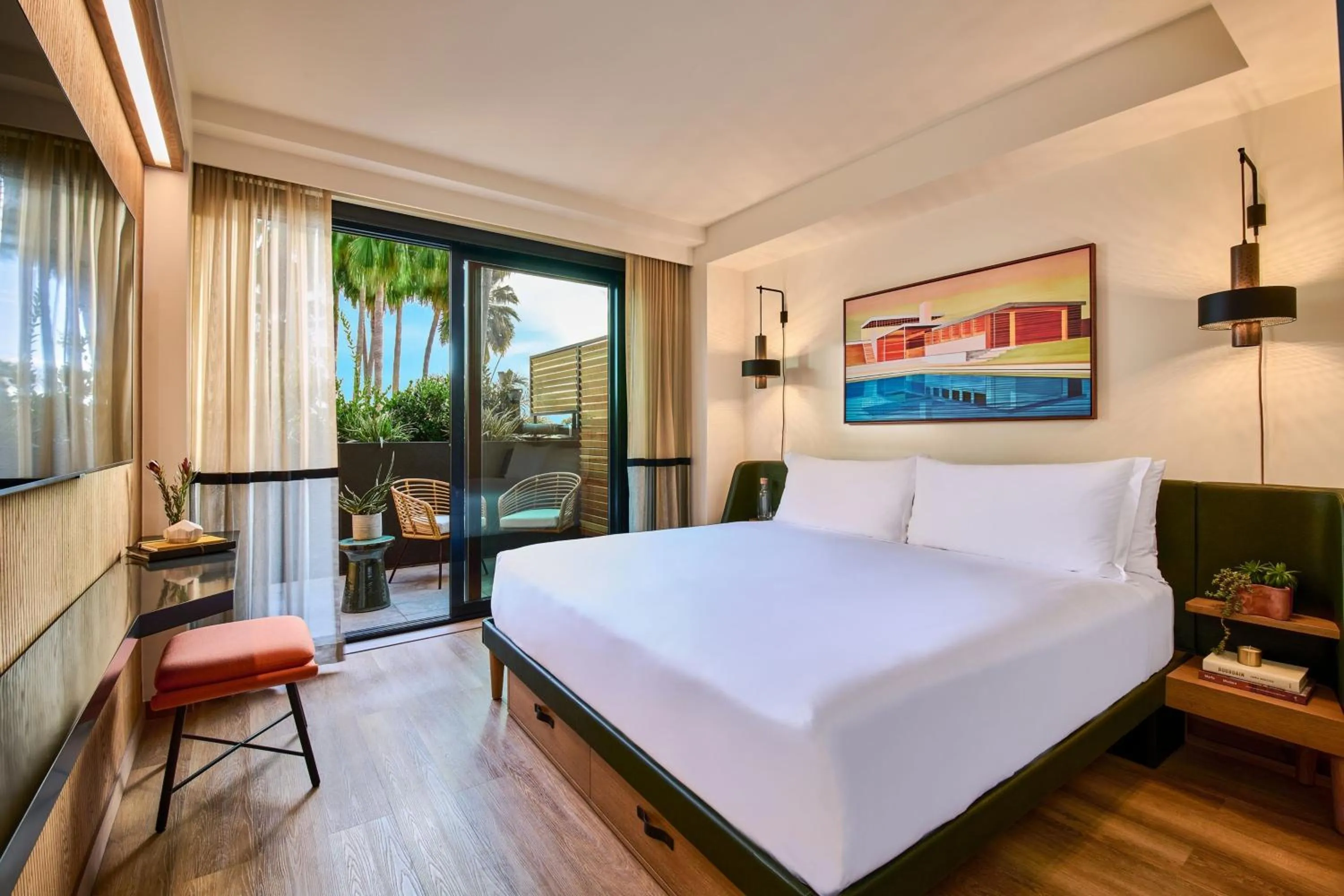 Photo of the whole room, Bed in HOLLYWOOD VOLUME, a Tribute Portfolio Hotel