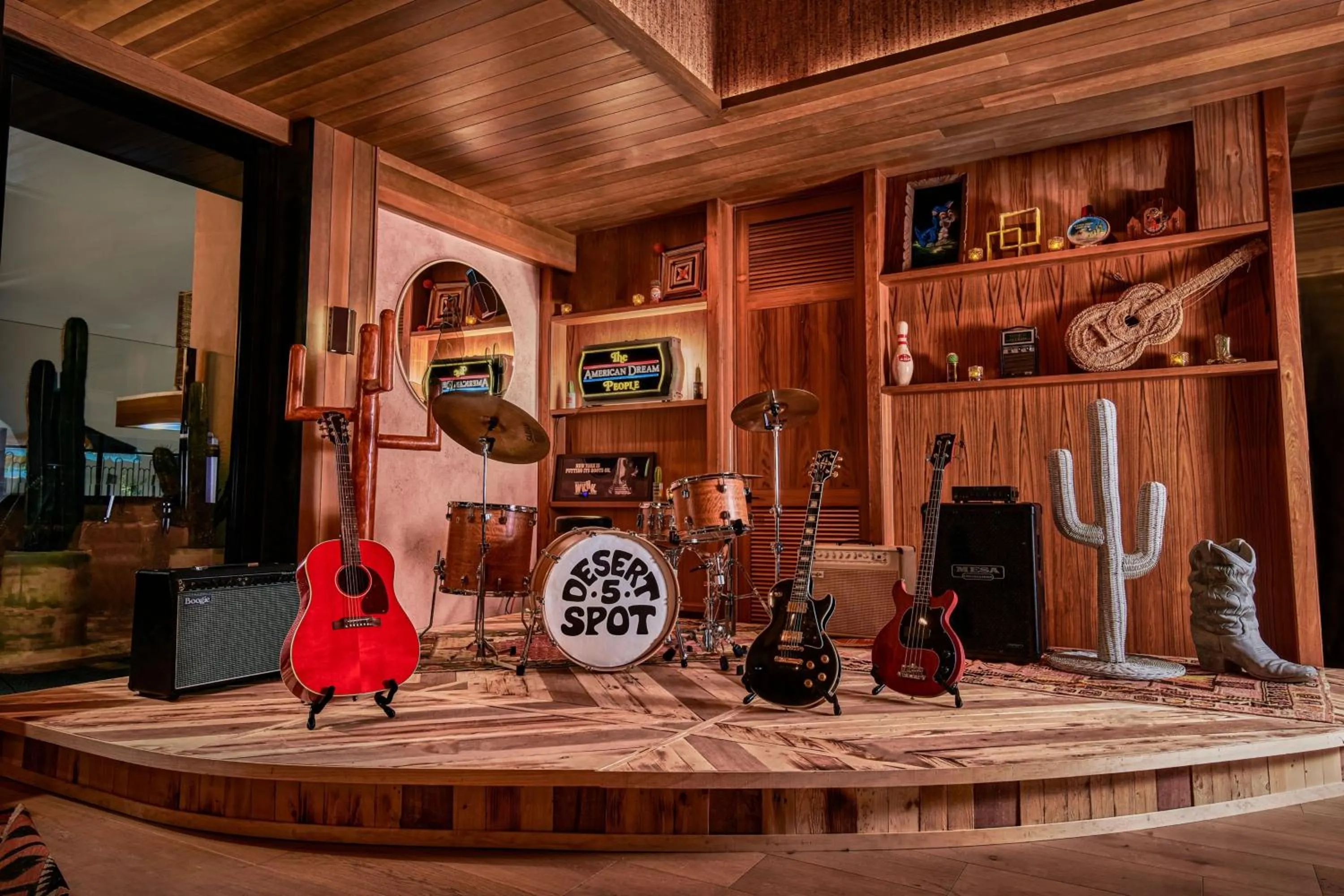 Restaurant/places to eat in HOLLYWOOD VOLUME, a Tribute Portfolio Hotel