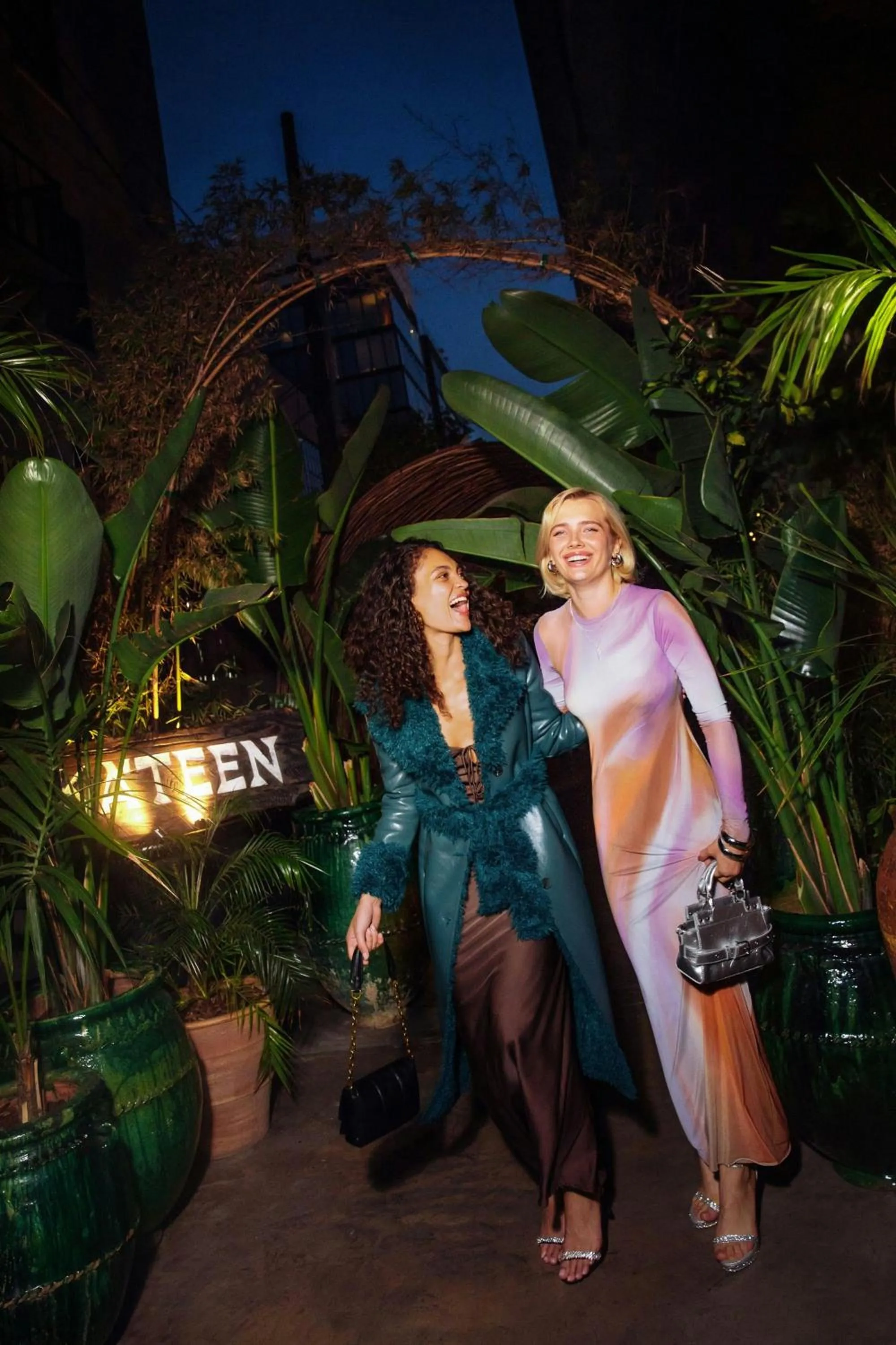 Lounge or bar in HOLLYWOOD VOLUME, a Tribute Portfolio Hotel