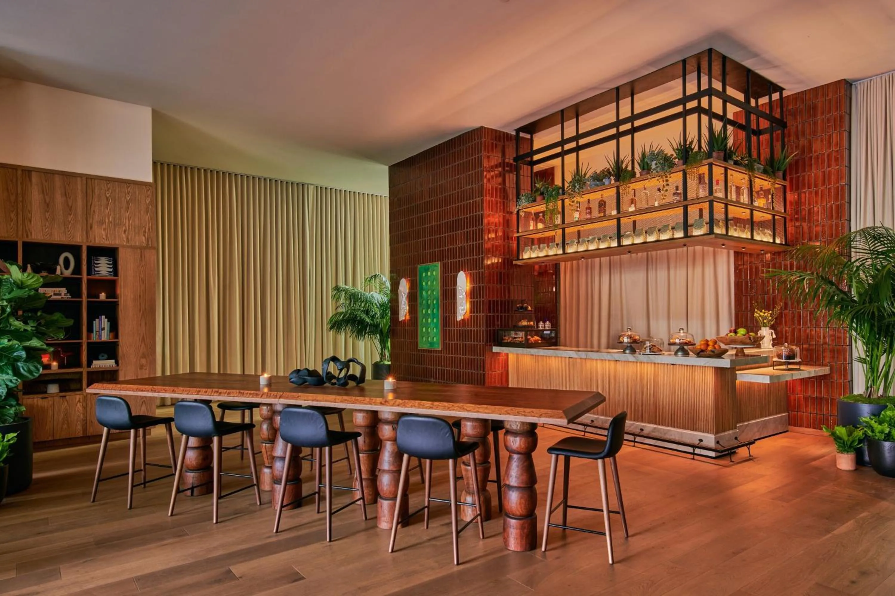 Lobby or reception in HOLLYWOOD VOLUME, a Tribute Portfolio Hotel