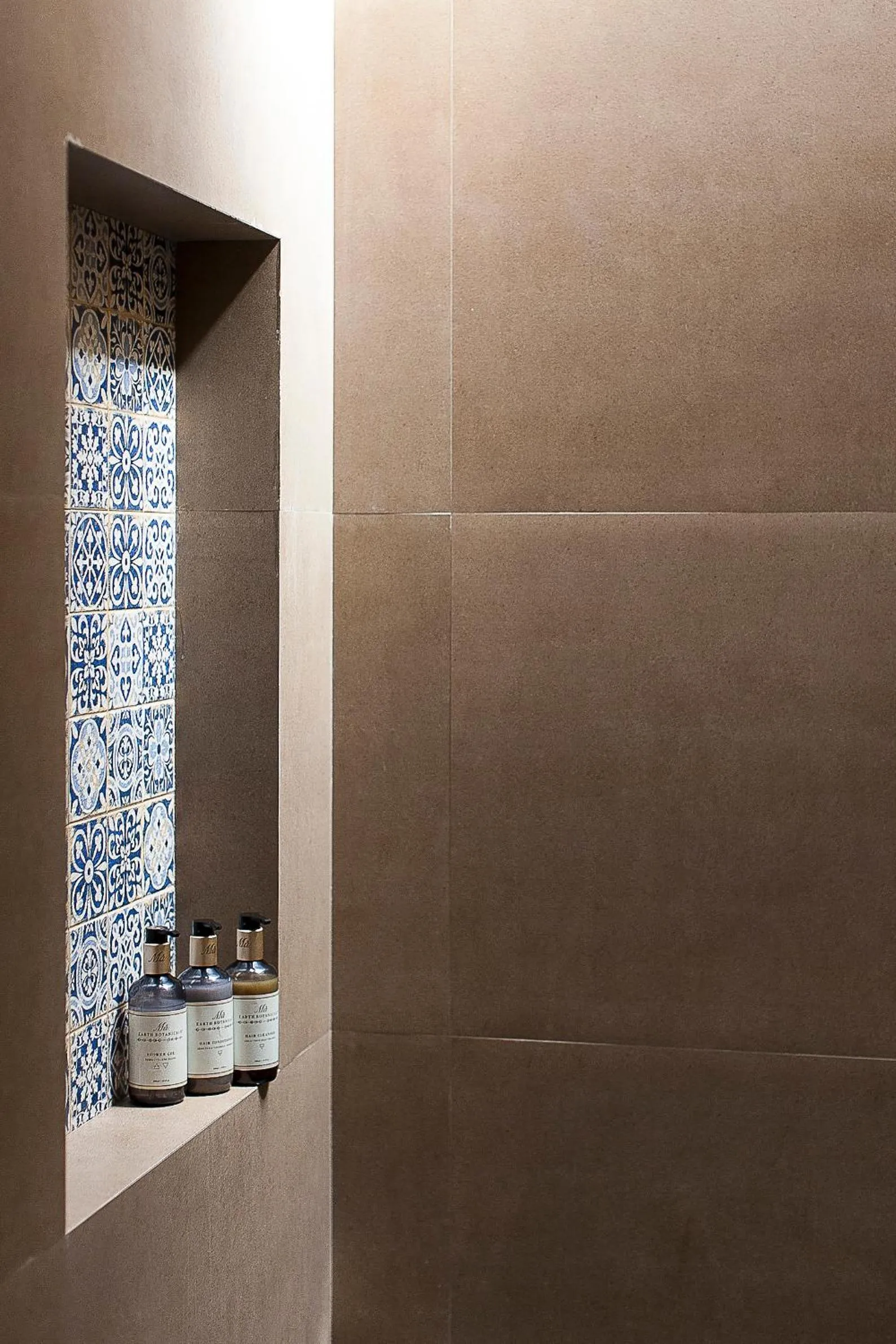 Shower in Mukam, Boutique Homestay