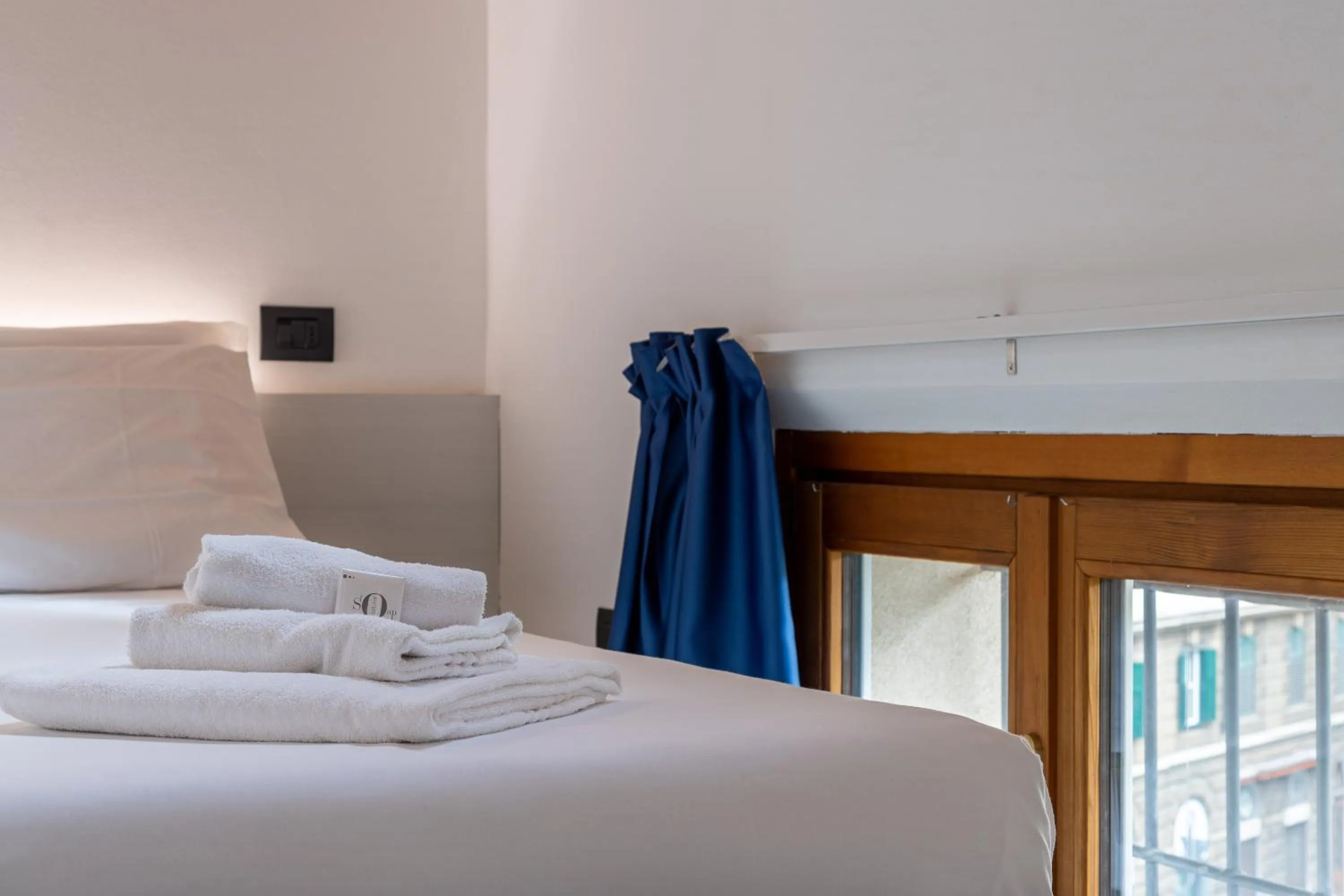 Bedroom, Bed in Residence Garibaldi