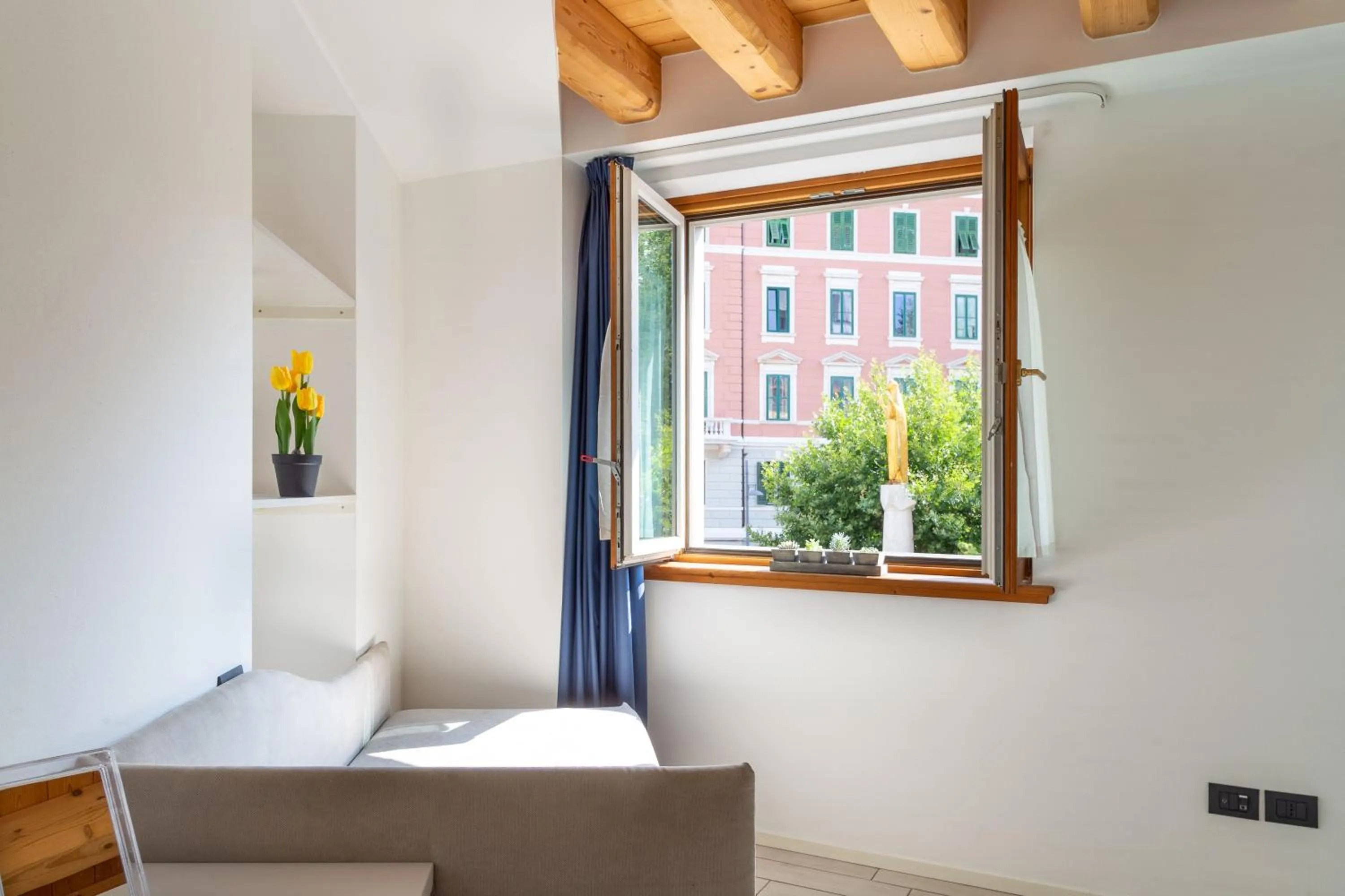 City view, Bed in Residence Garibaldi